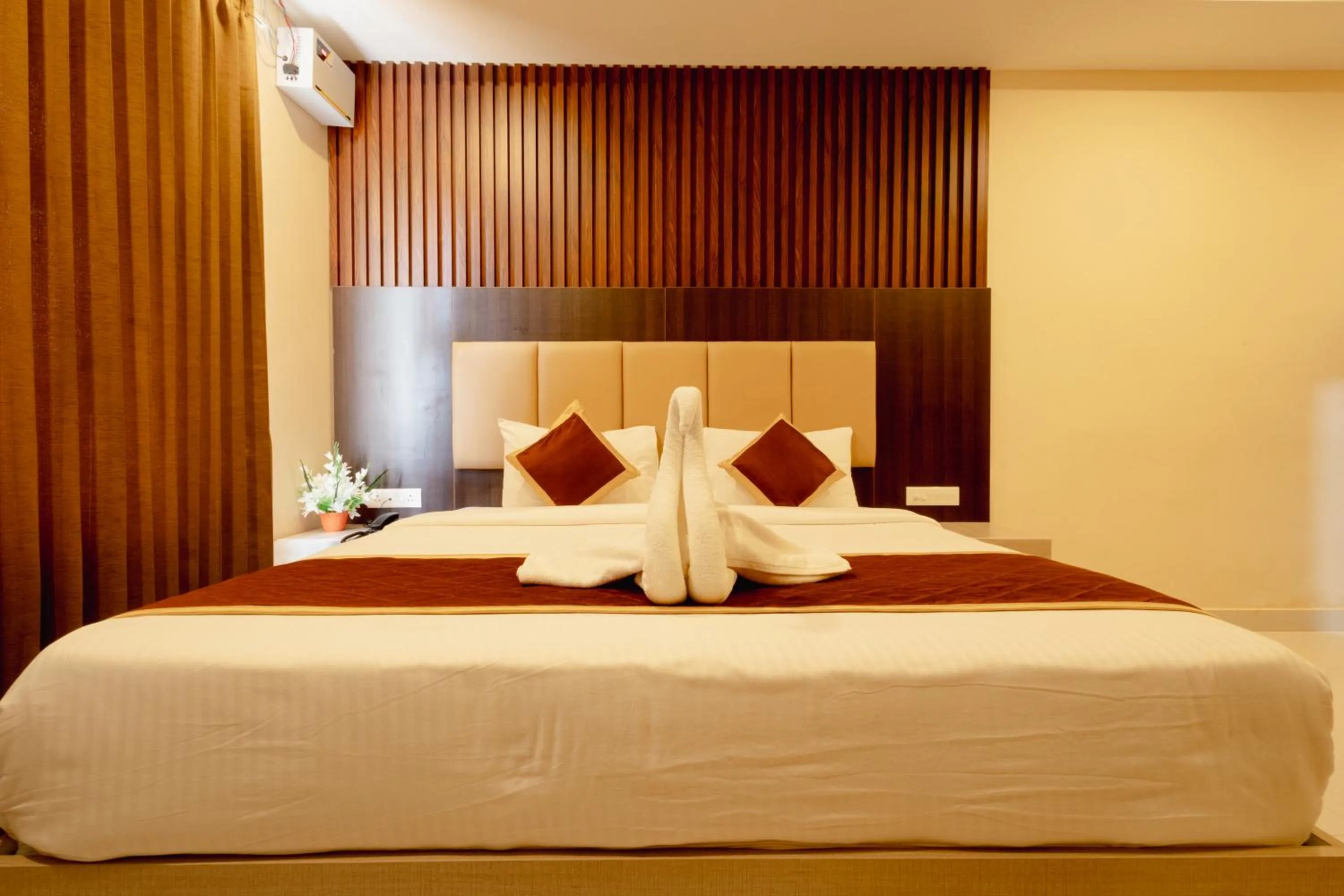 Bedroom, Bed in Hotel Brindavan Elite