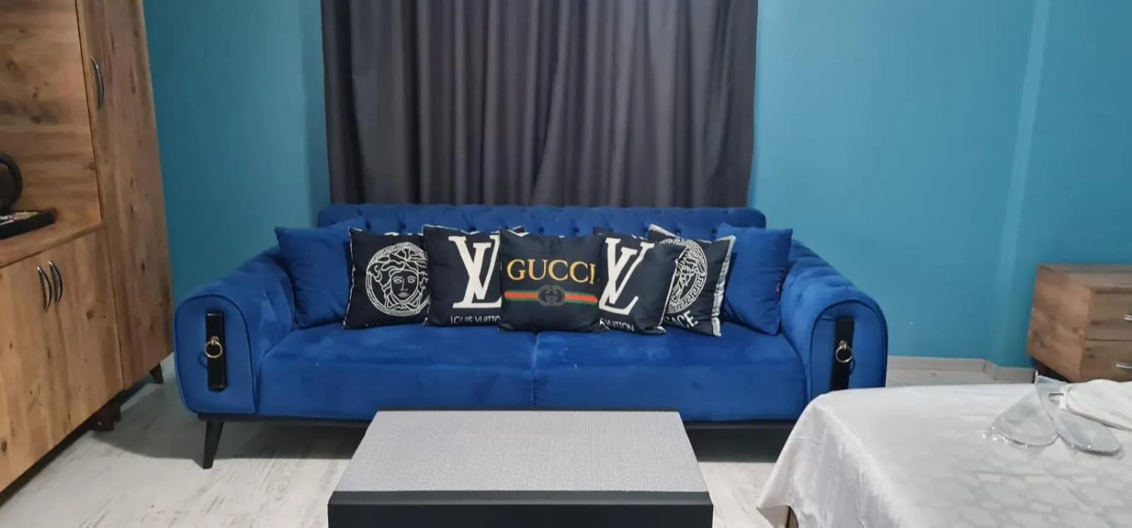 Living room in Royal Suite Hotel