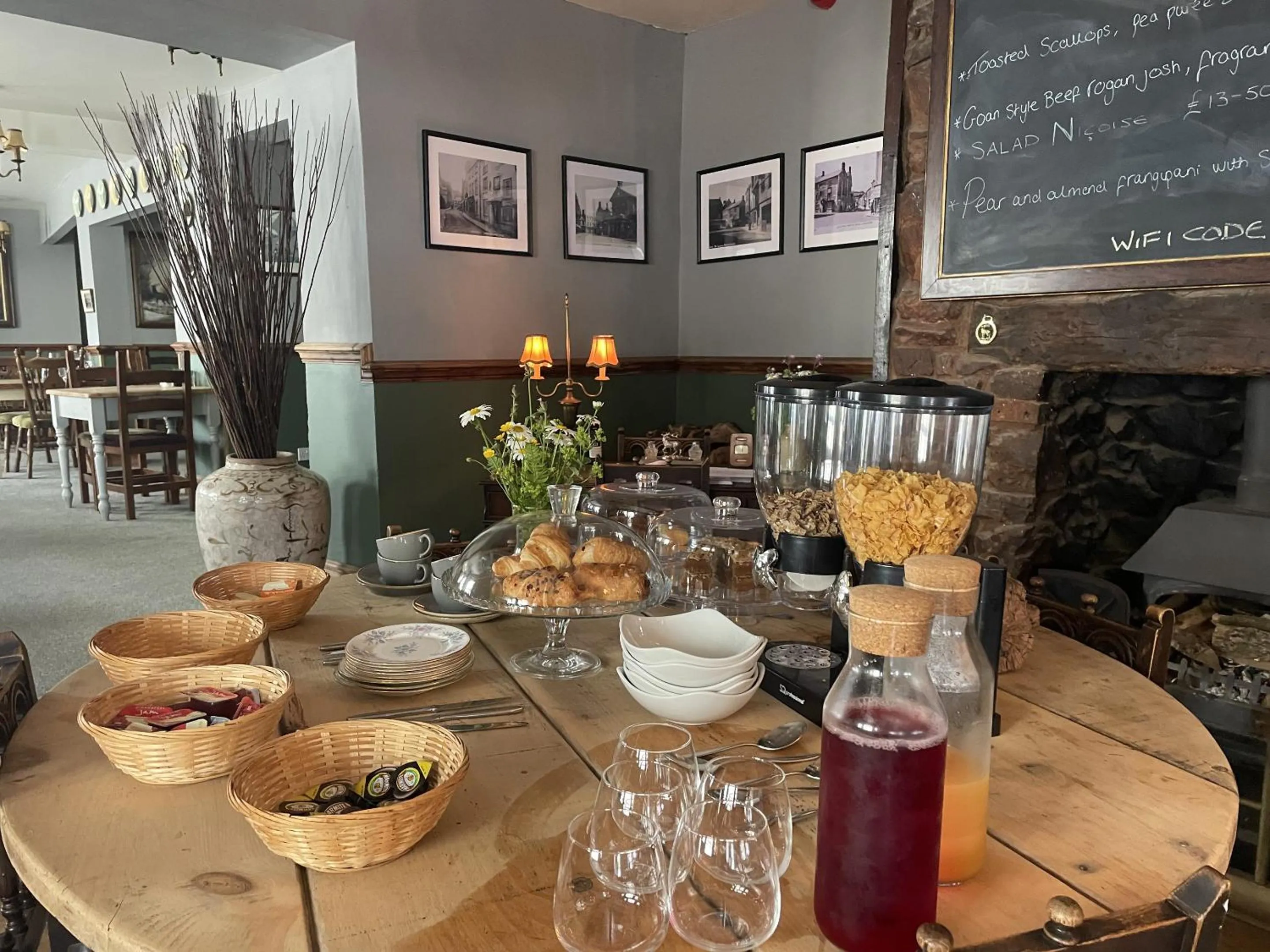 Breakfast in White Hart Hotel