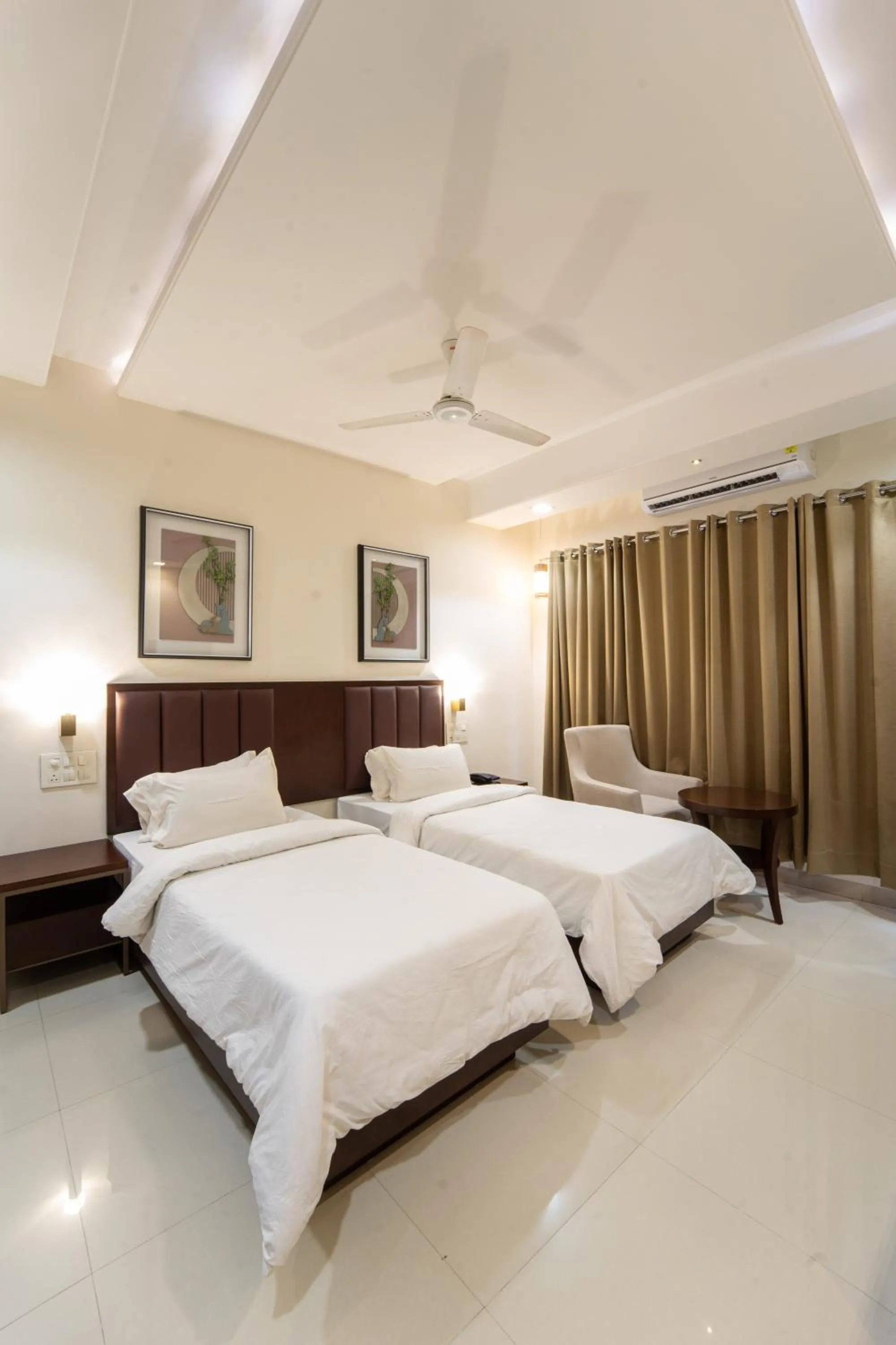 Bed in Krishna Inn