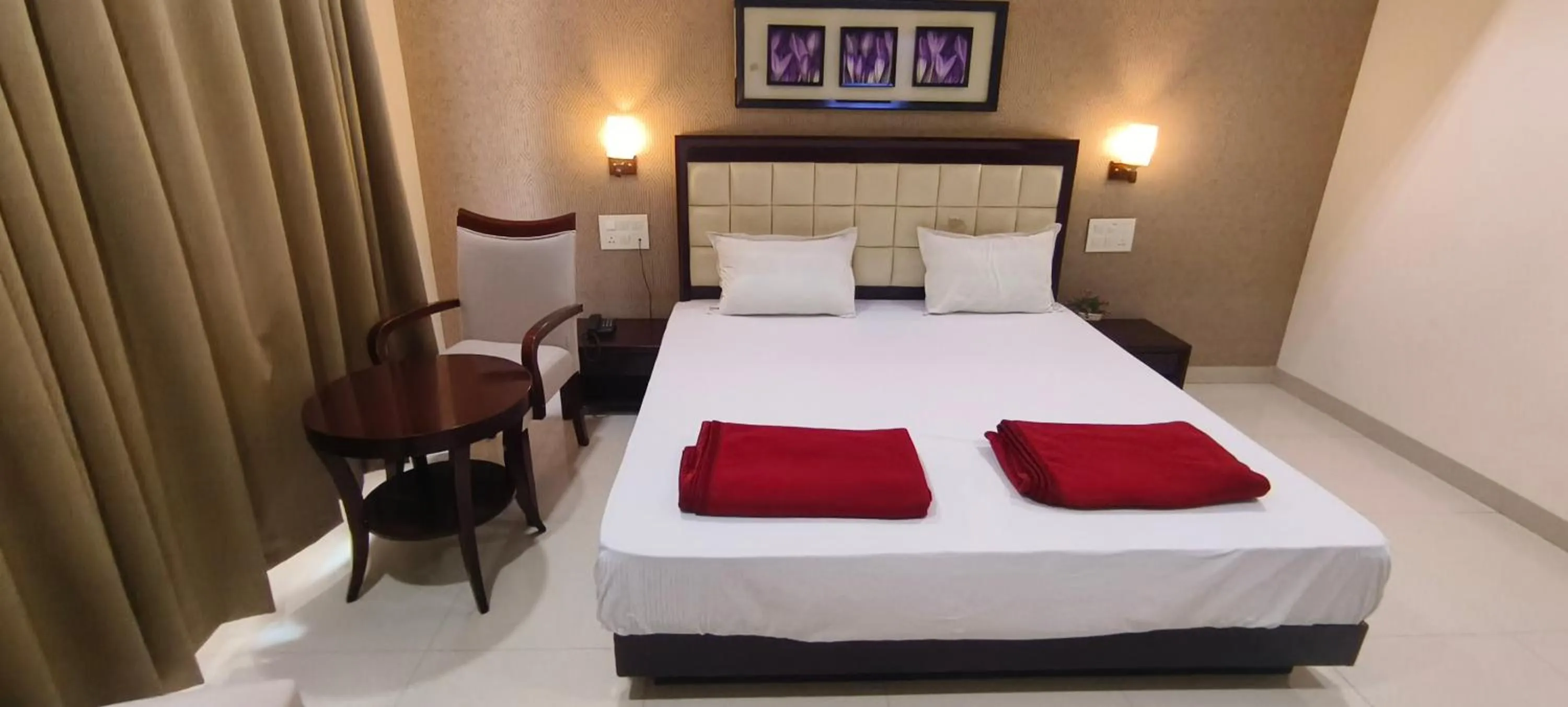 Bedroom, Bed in Krishna Inn