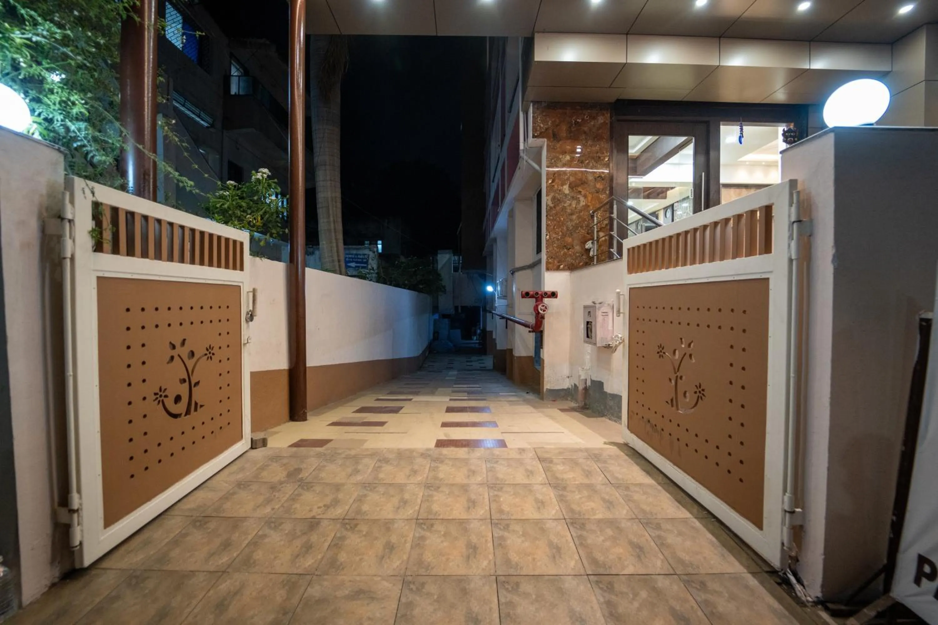 Facade/entrance in Krishna Inn