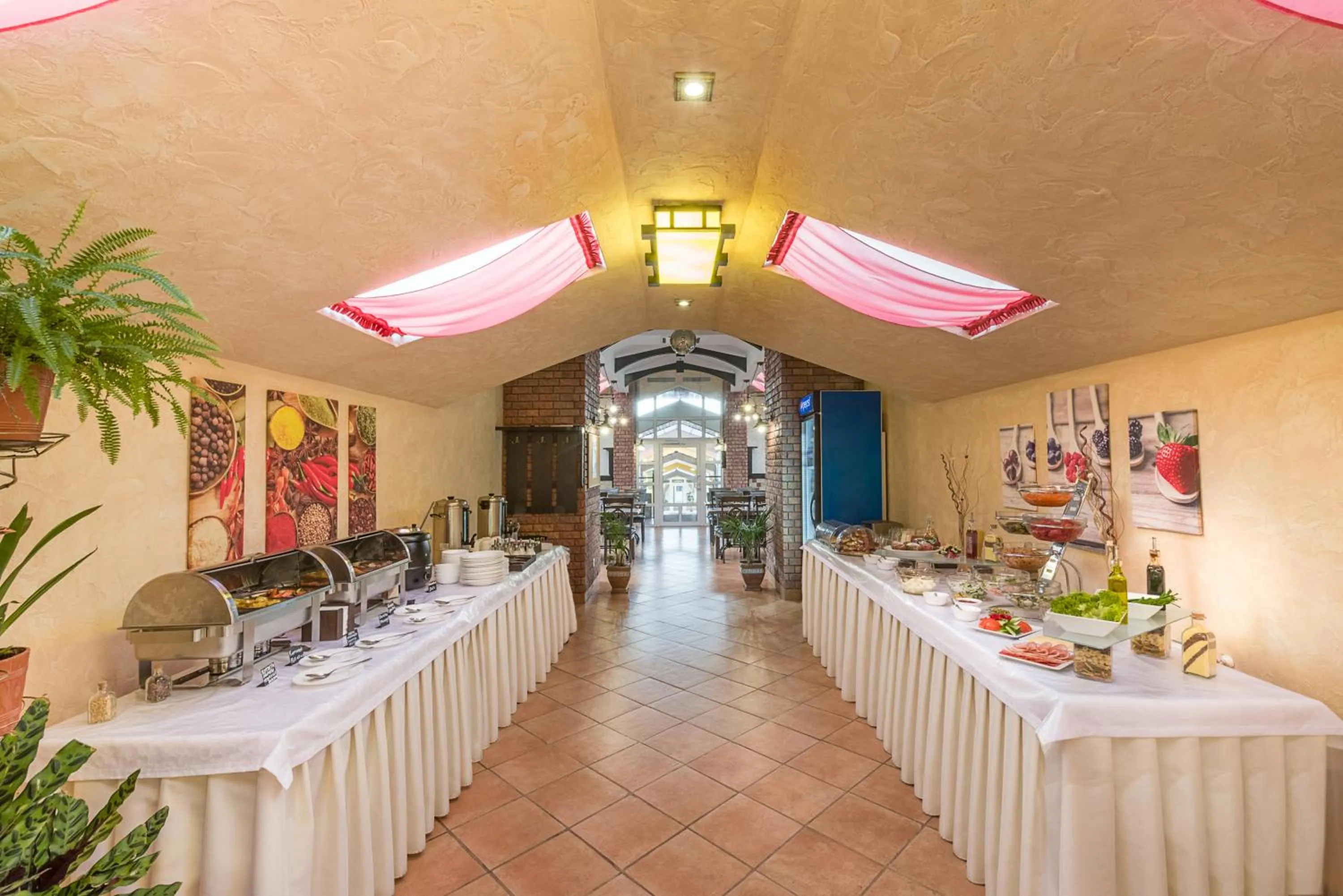 Buffet breakfast in Kiev 365 Park Hotel