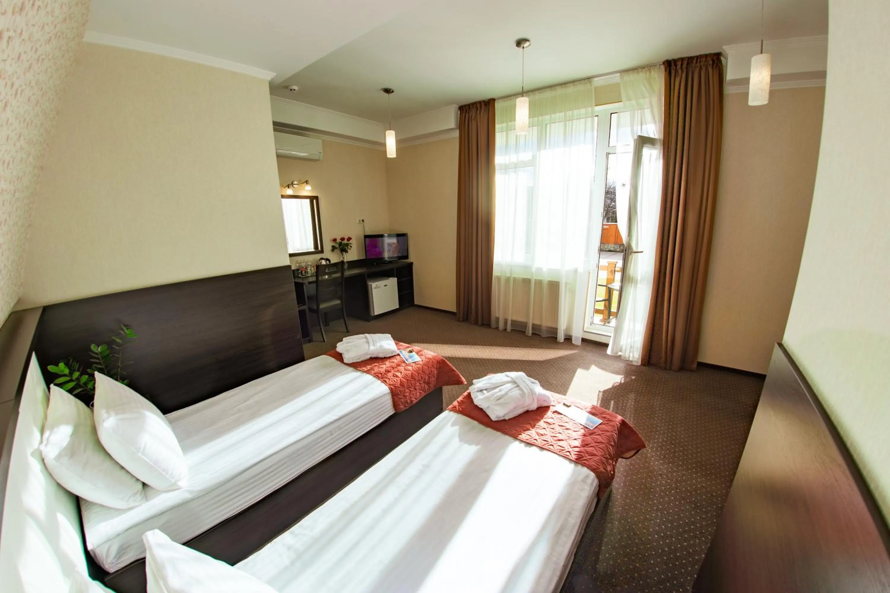 Bed in Kiev 365 Park Hotel