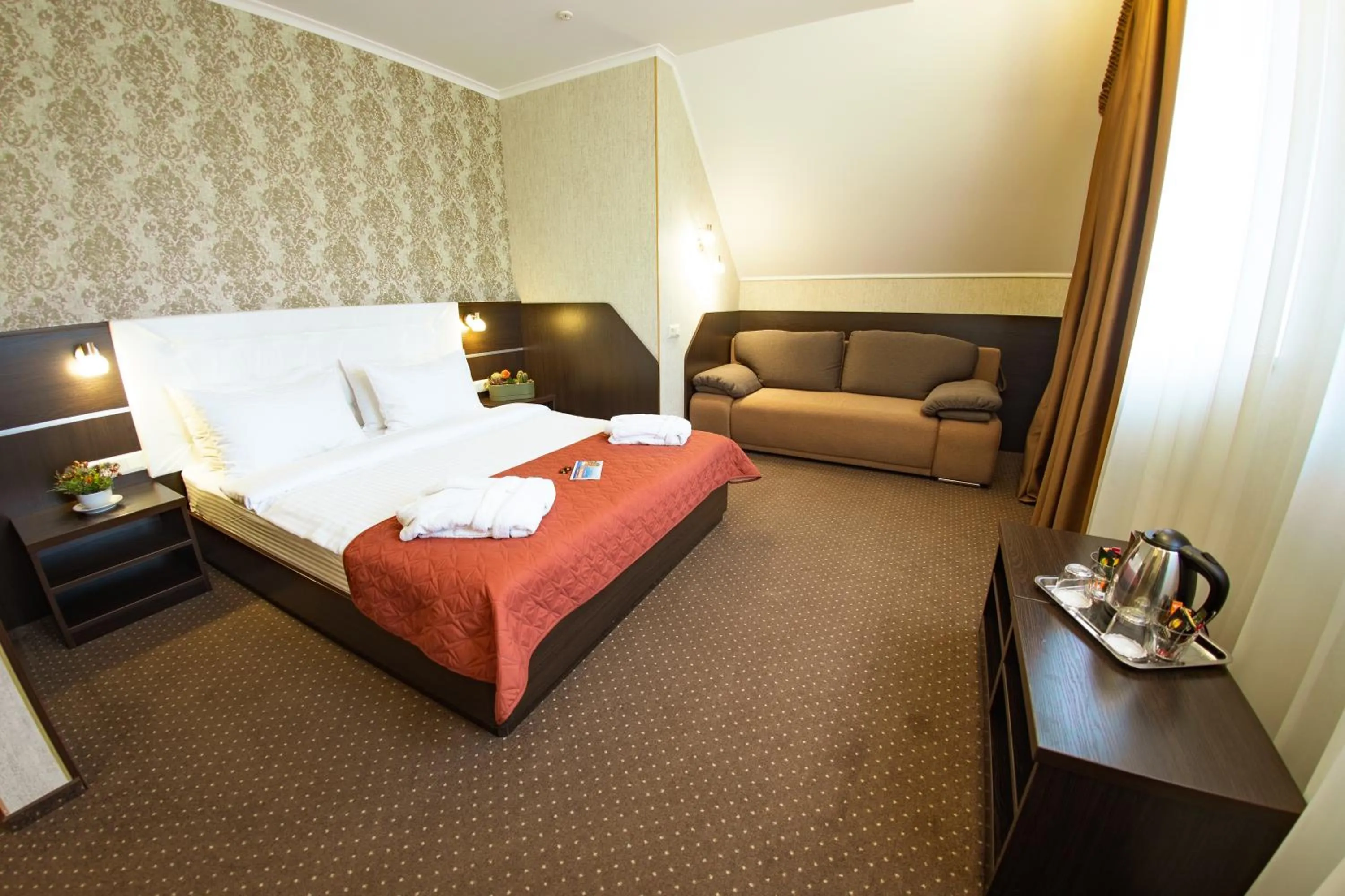 Bed in Kiev 365 Park Hotel