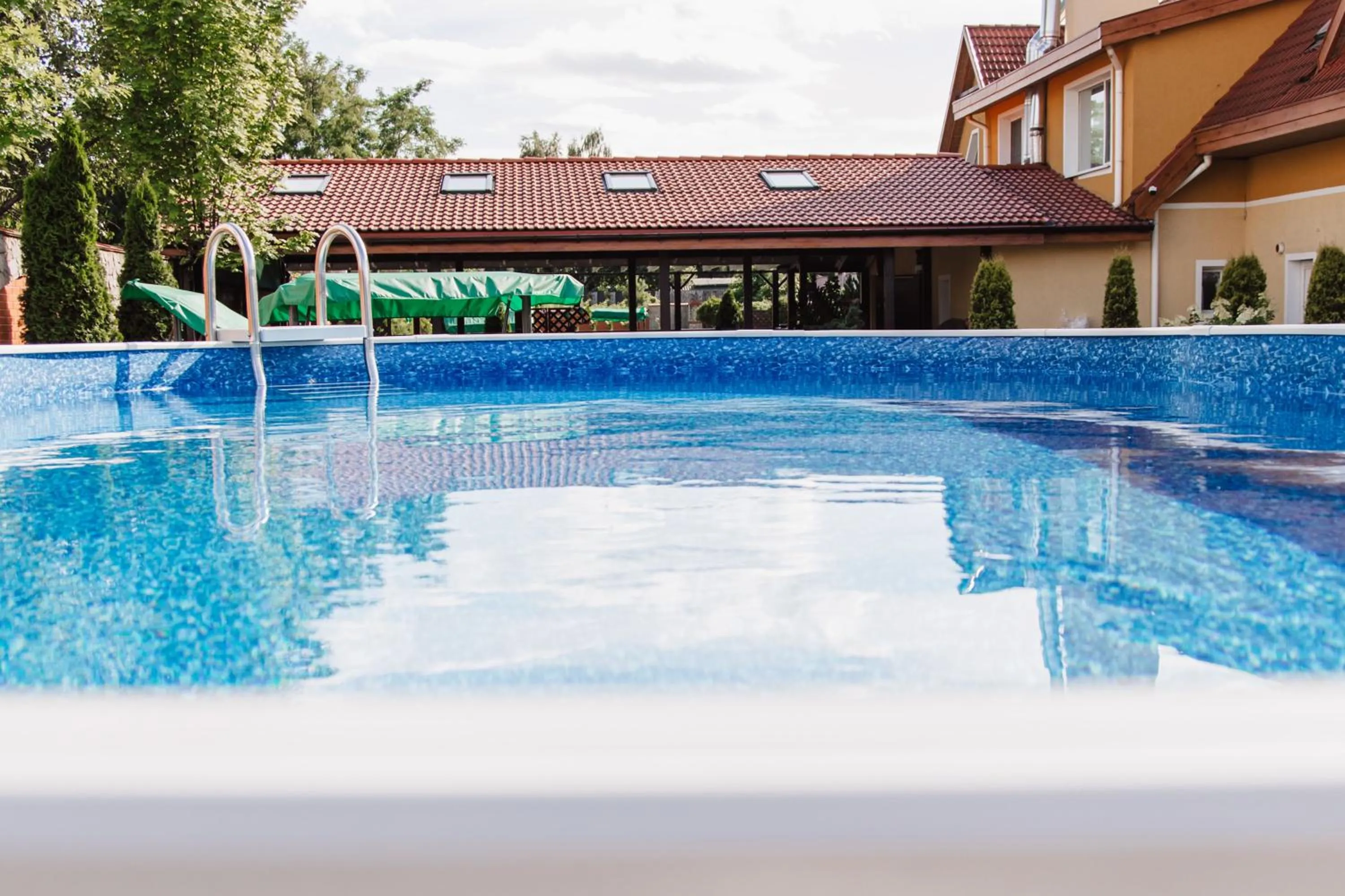 Swimming pool in Kiev 365 Park Hotel