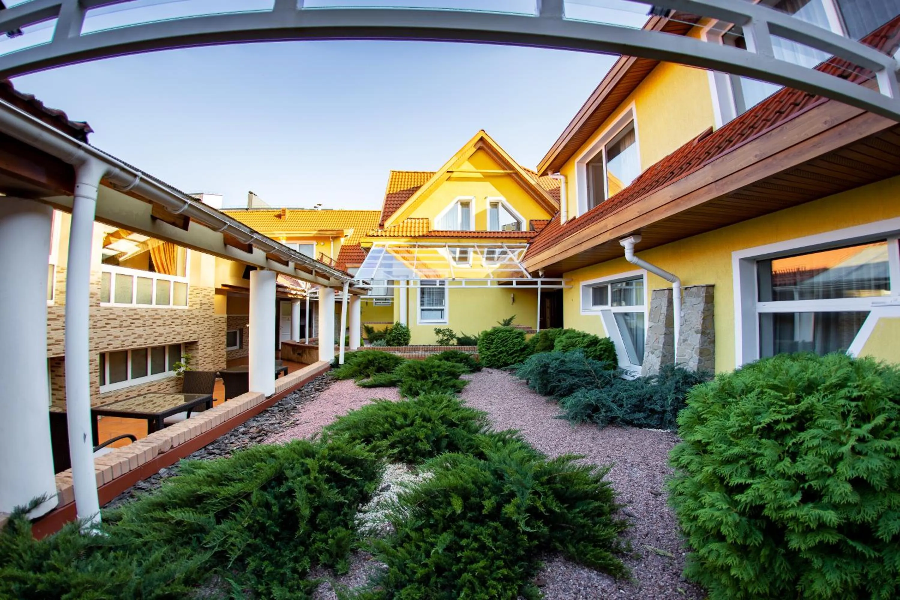 Area and facilities in Kiev 365 Park Hotel