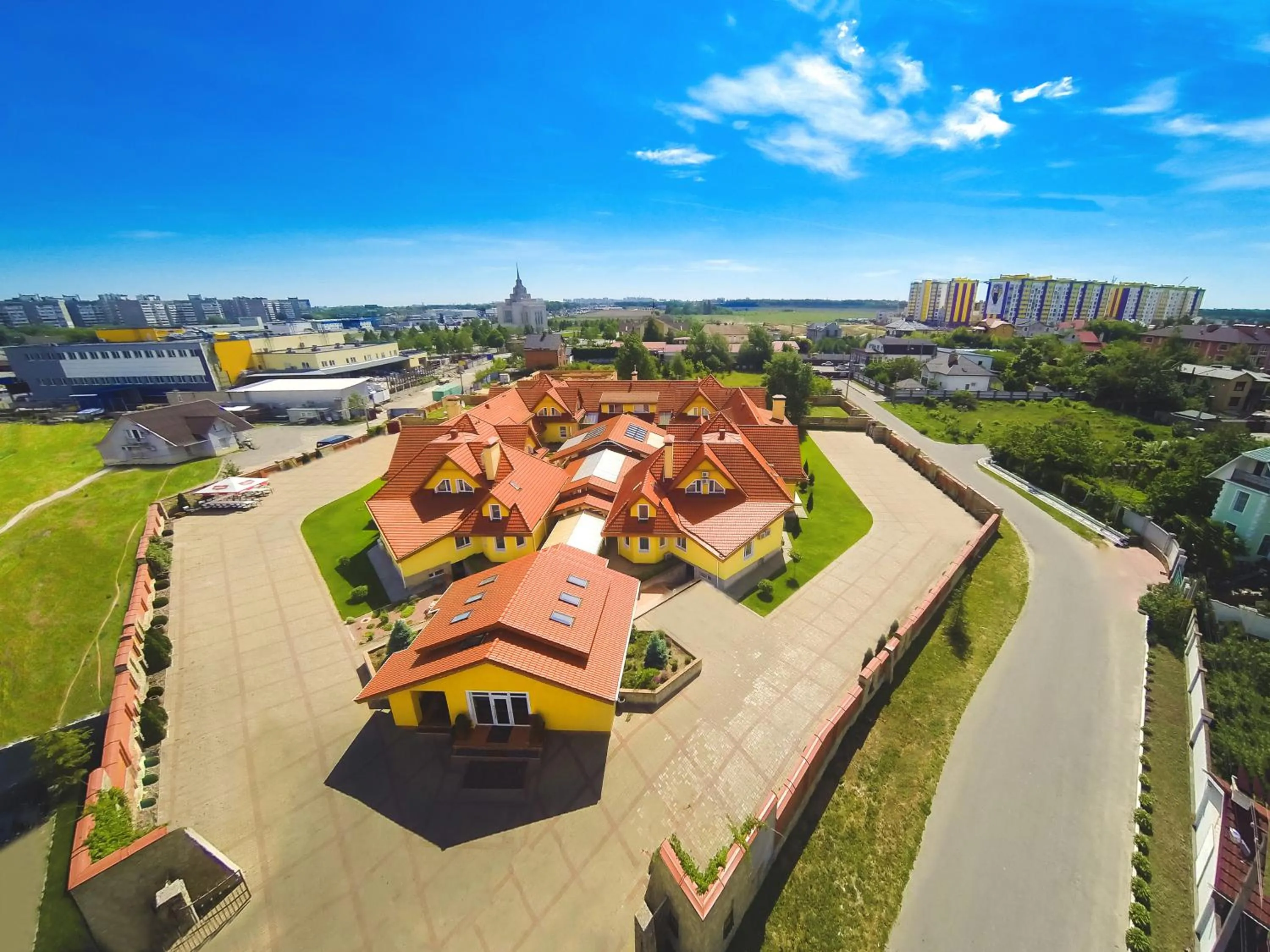 Facade/entrance in Kiev 365 Park Hotel