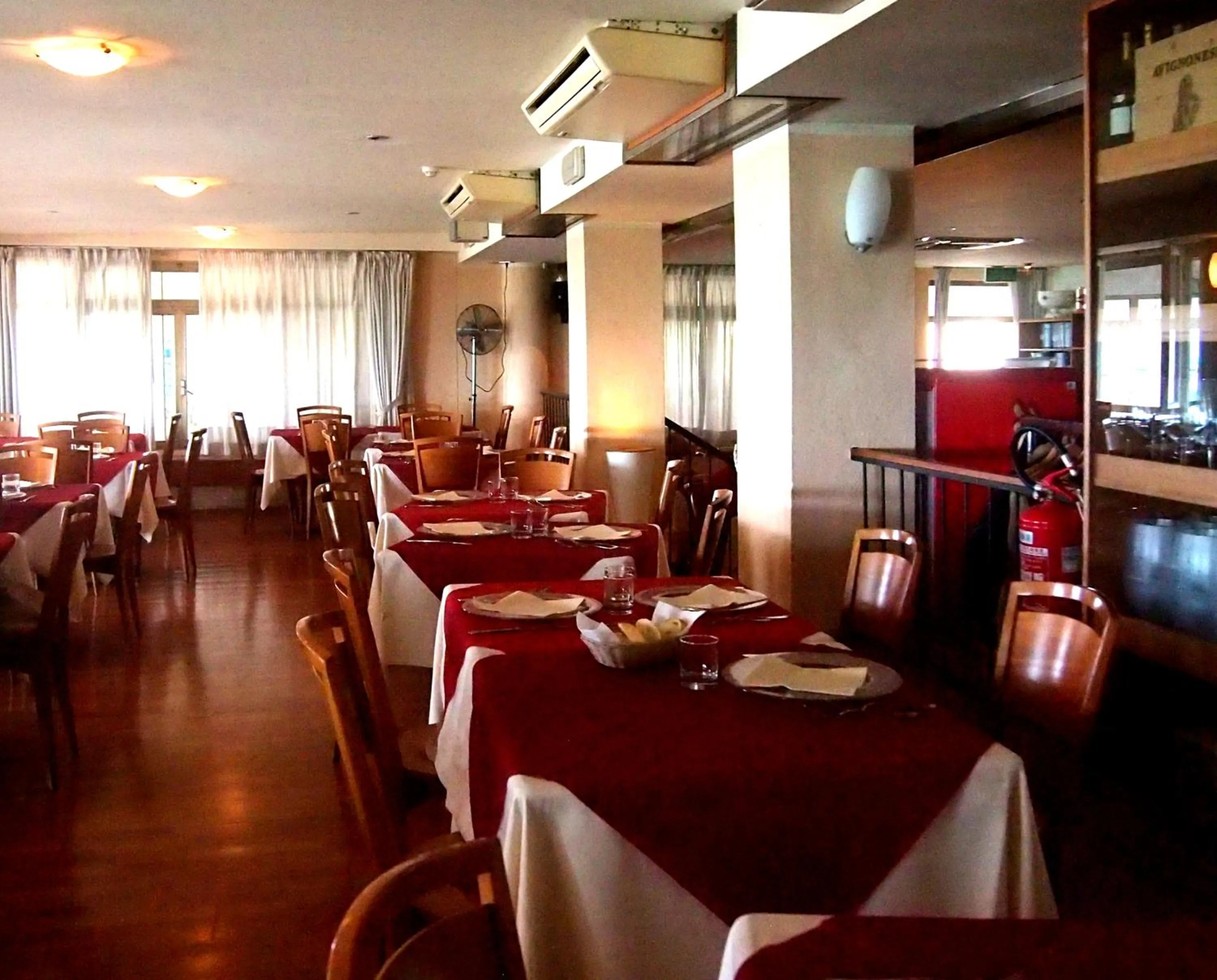 Restaurant/places to eat in Hotel Aurora