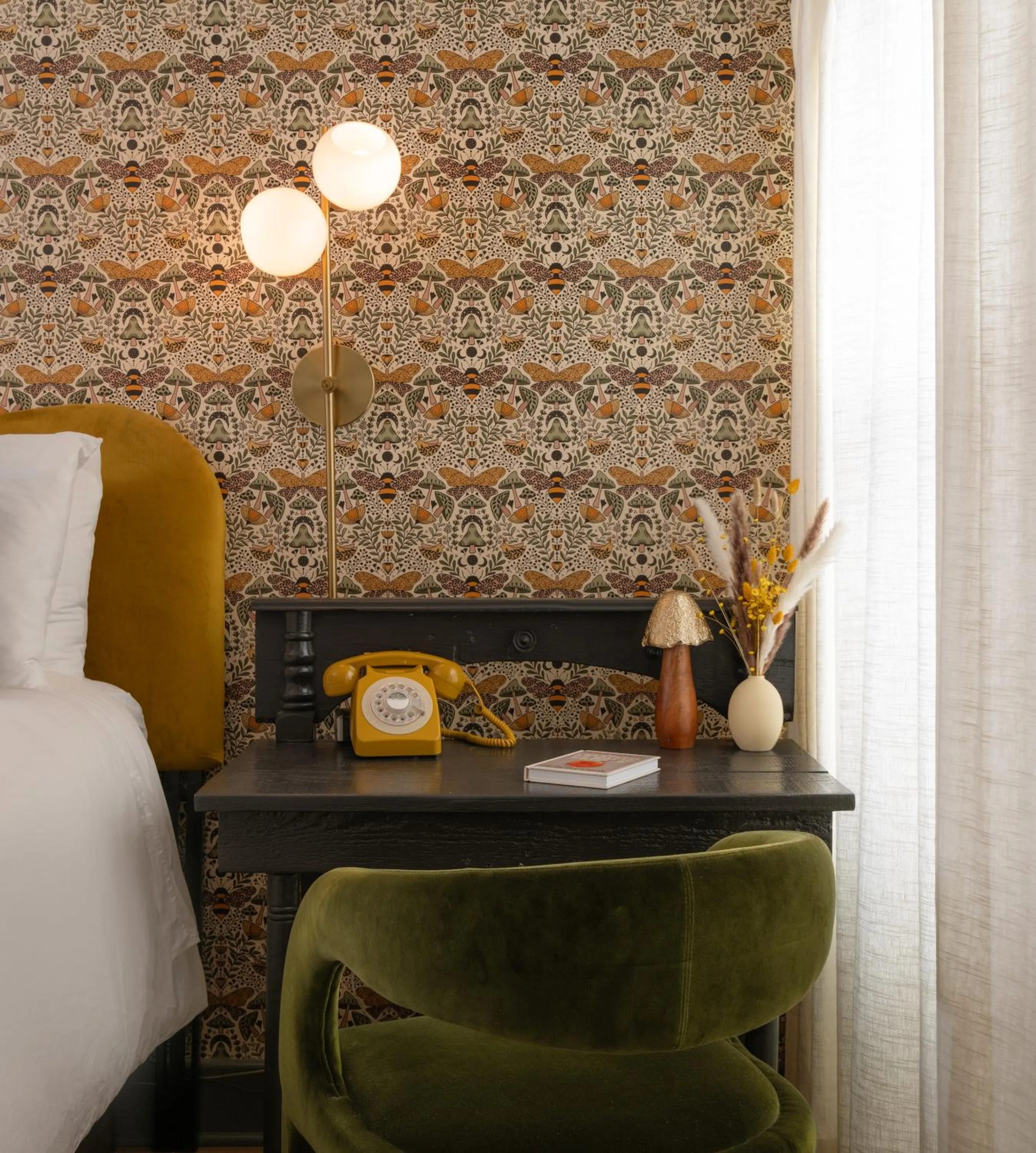 Seating area in Petit Soleil - Bed, Breakfast and Bar