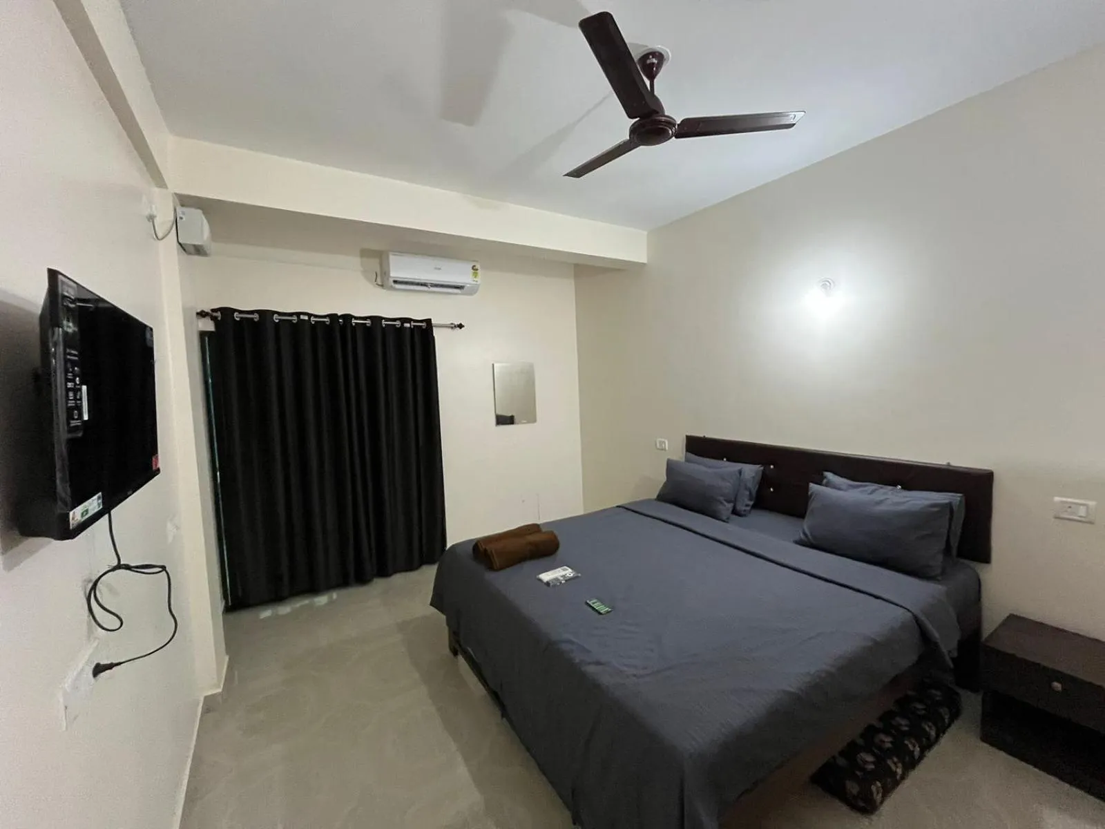 Bed in Hotel Saffron Baga