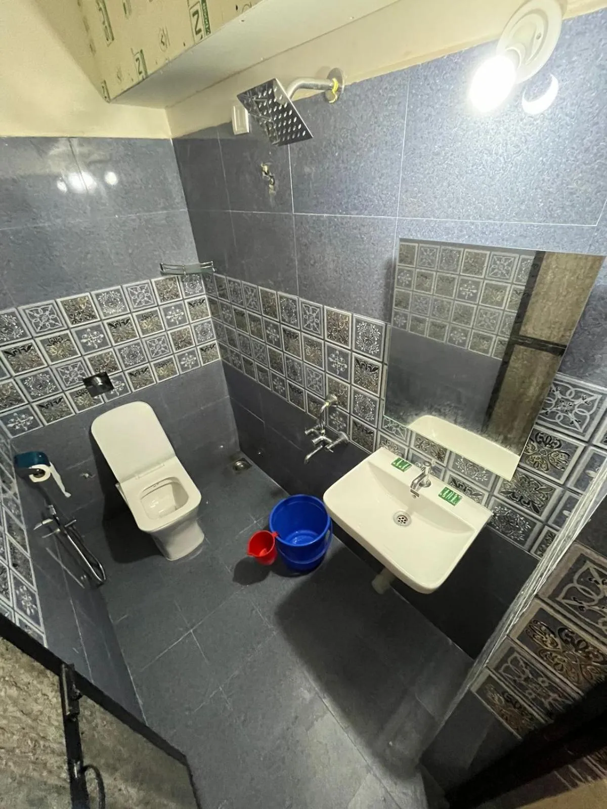 Toilet in Hotel Saffron Baga