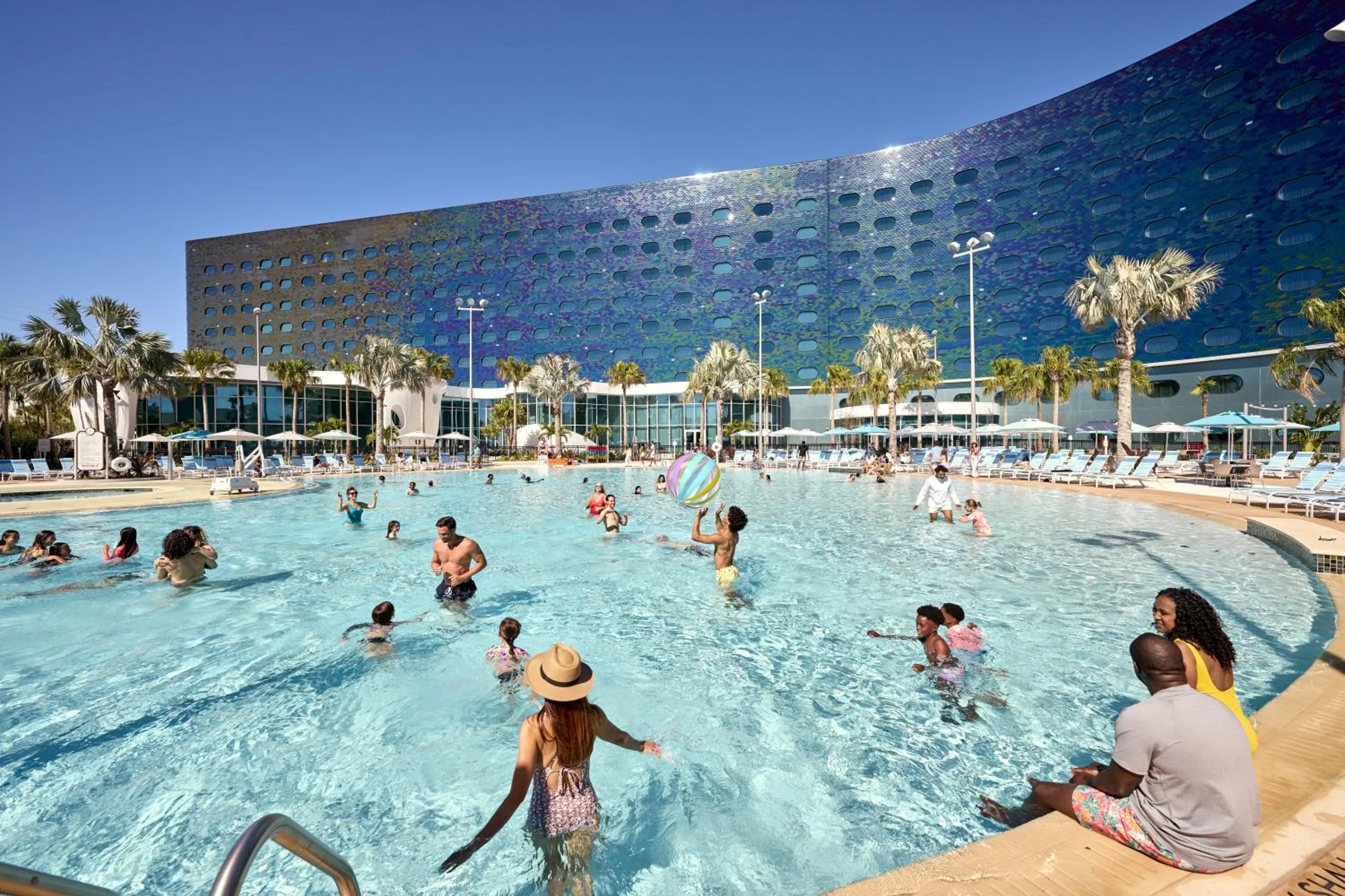 Swimming pool in Universal's Terra Luna Resort