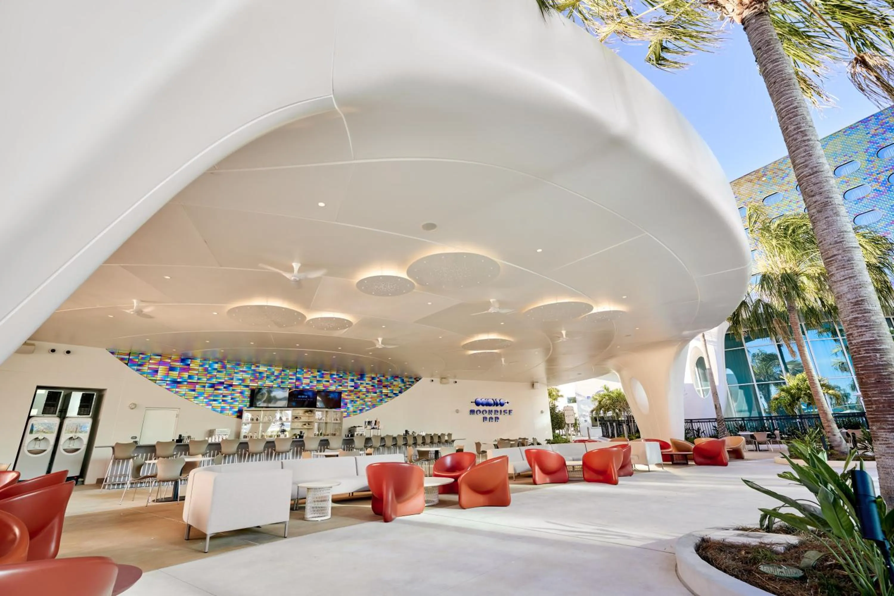 Restaurant/places to eat in Universal's Terra Luna Resort