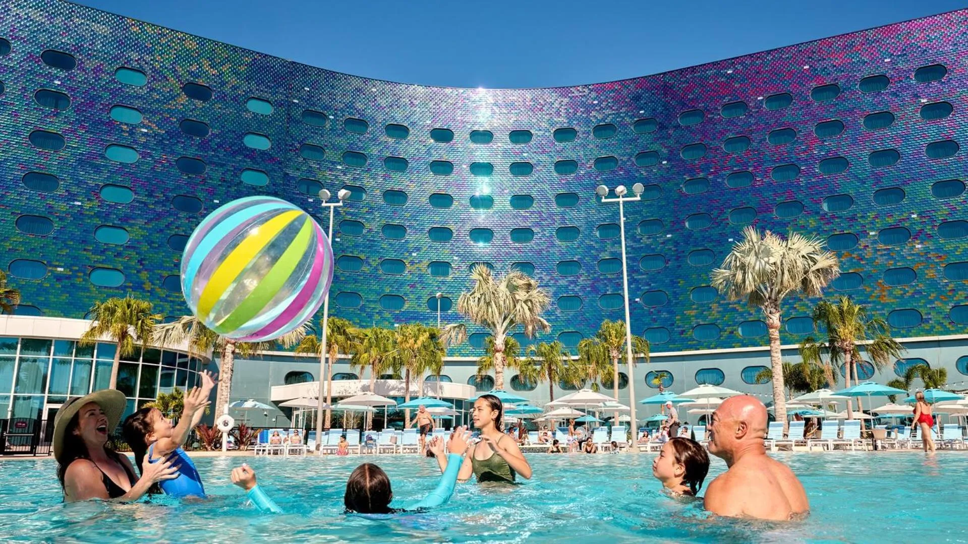 Swimming pool in Universal's Terra Luna Resort