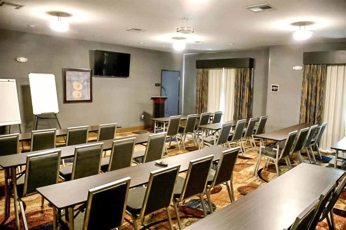 Meeting/conference room in Del-Mar Airport Inn & Suites