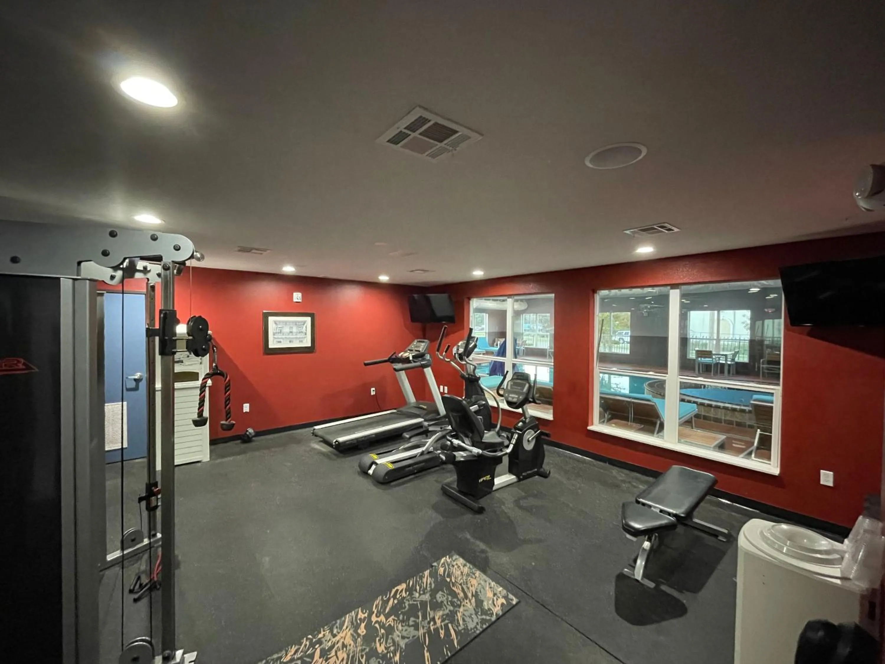 Fitness centre/facilities in Del-Mar Airport Inn & Suites