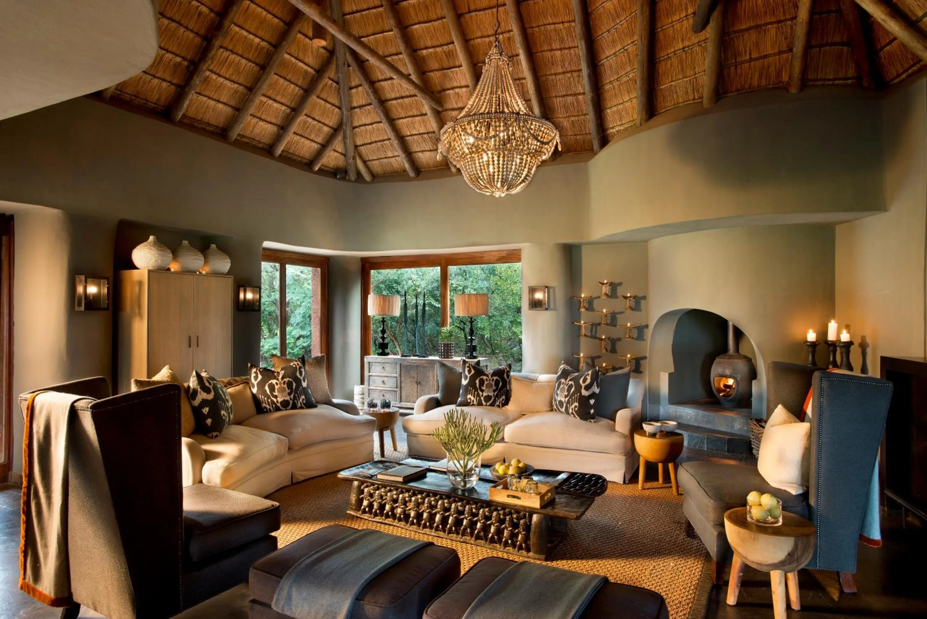 Communal lounge/ TV room in Madikwe Safari Lodge