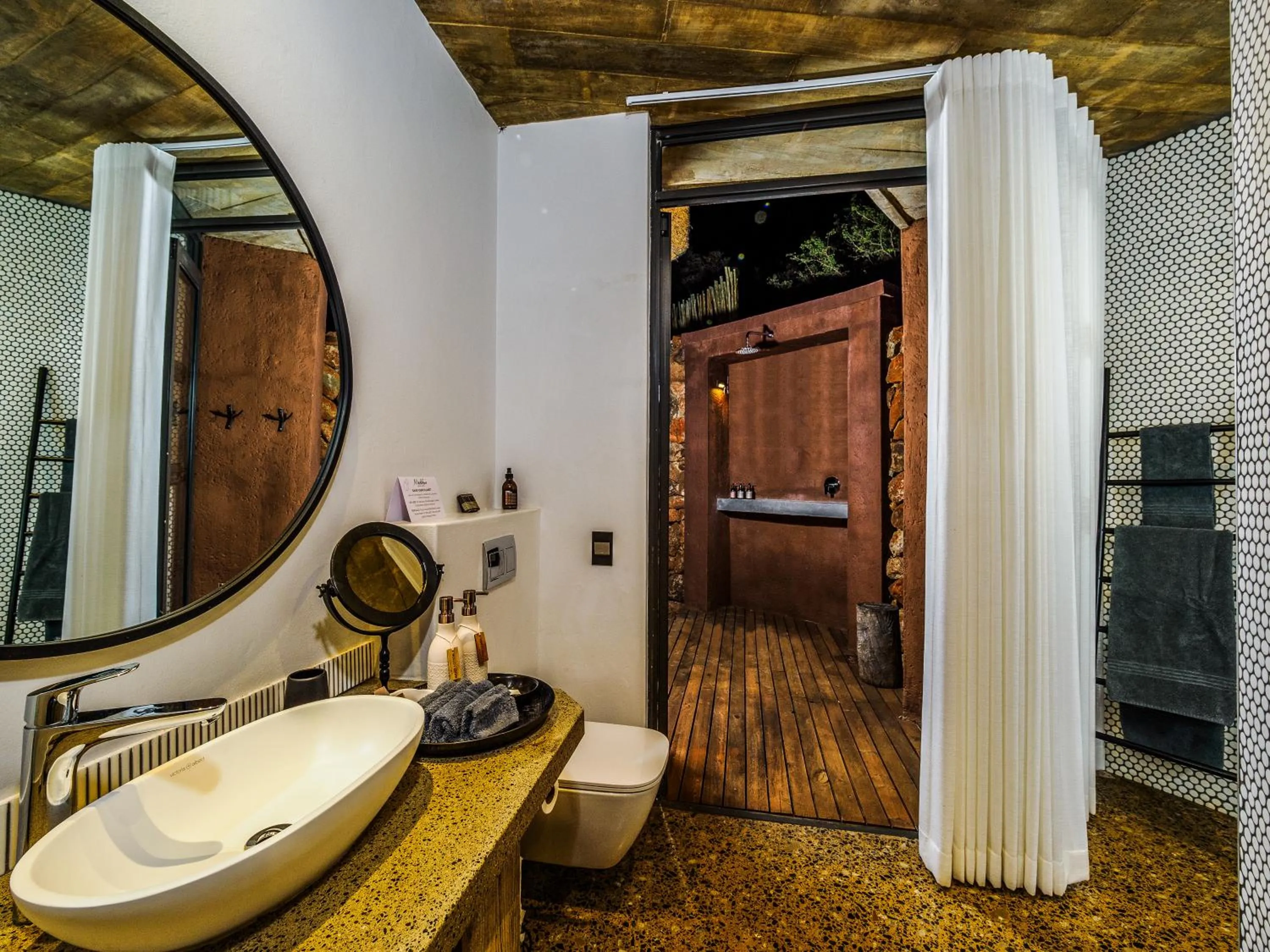 Bathroom in Madikwe Safari Lodge