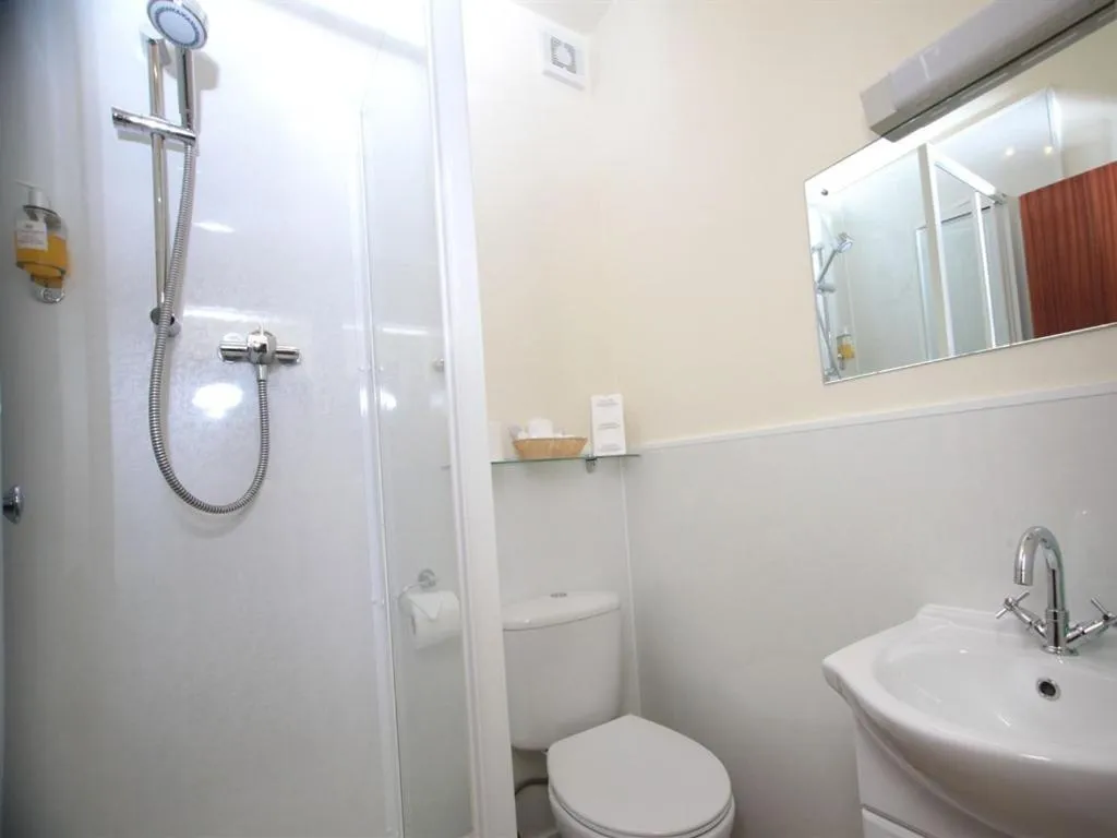 Bathroom in The Limes