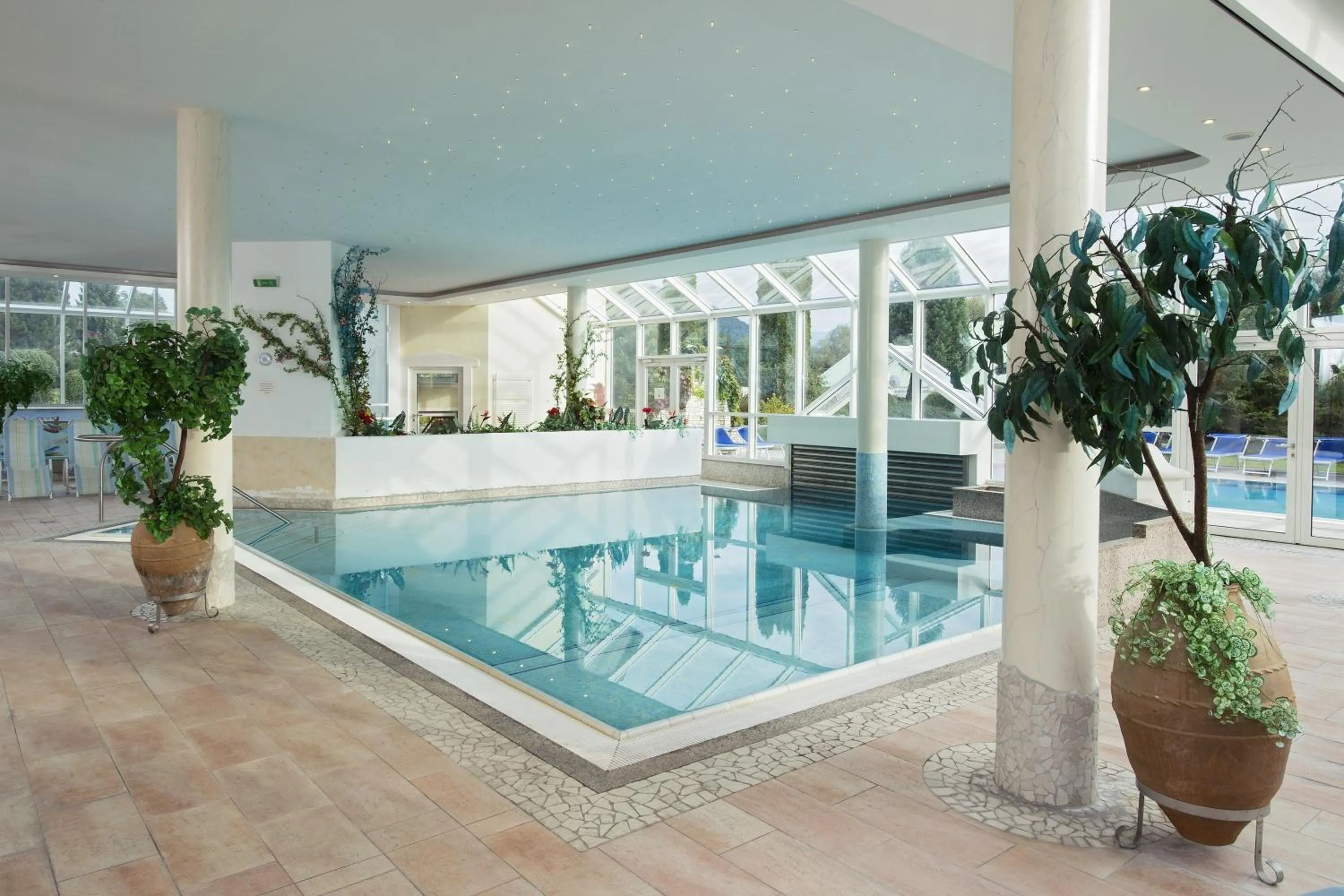 Swimming pool in Golf-Tennis-Wellnesshotel Mori