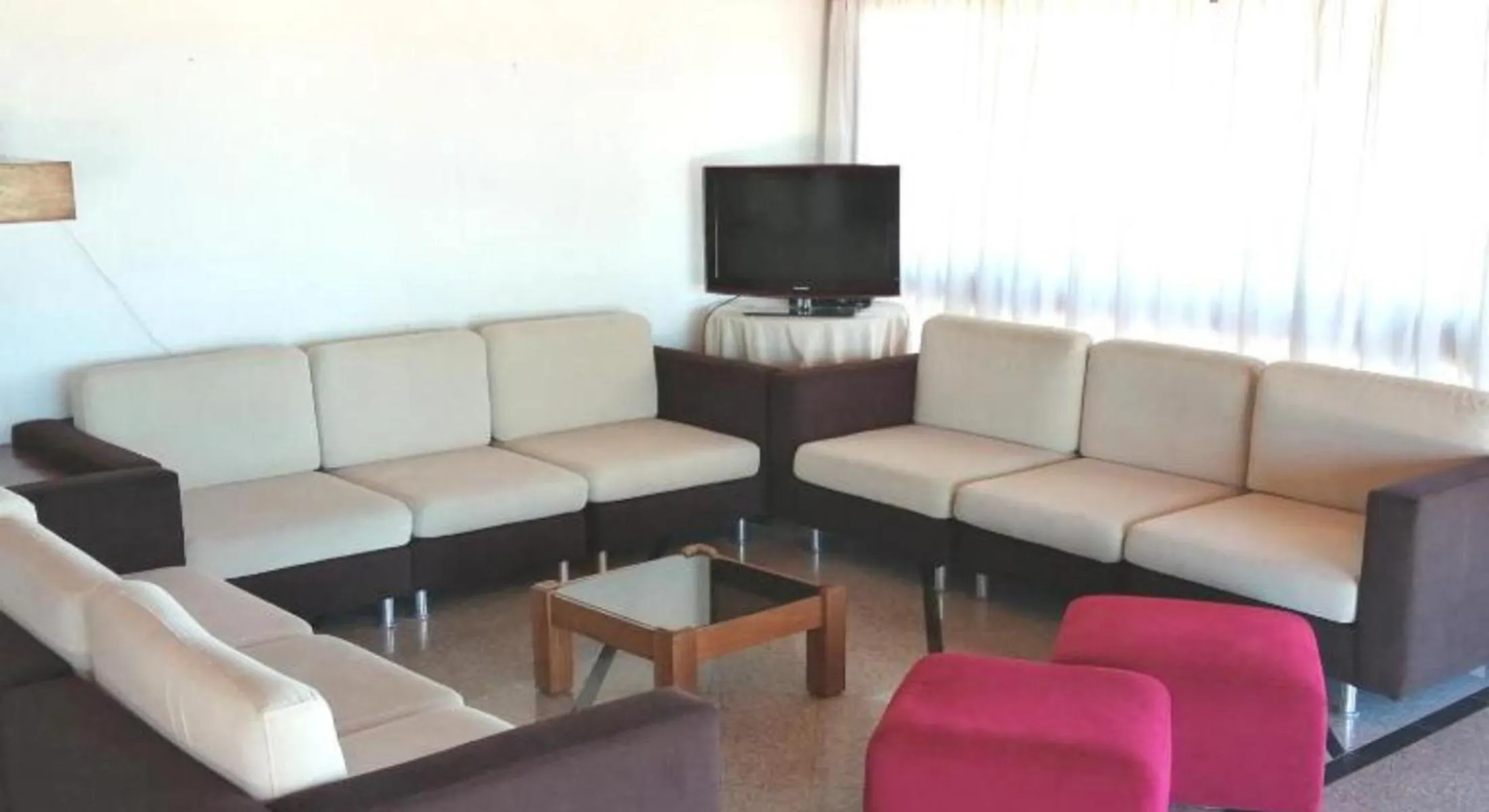 Communal lounge/ TV room in Hotel Santo Andre