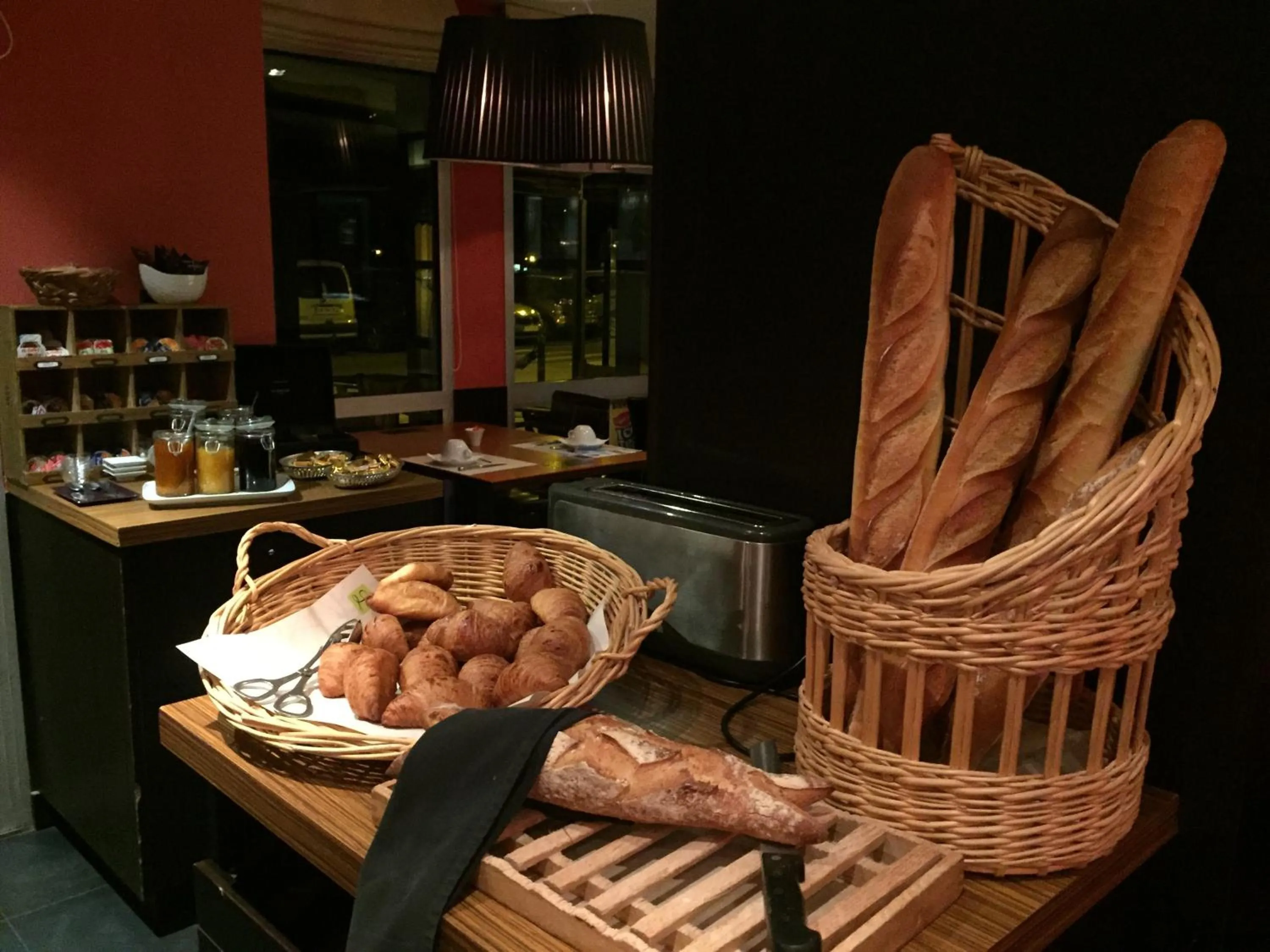 Buffet breakfast in Logis Hôtel de France - Face à la Mer