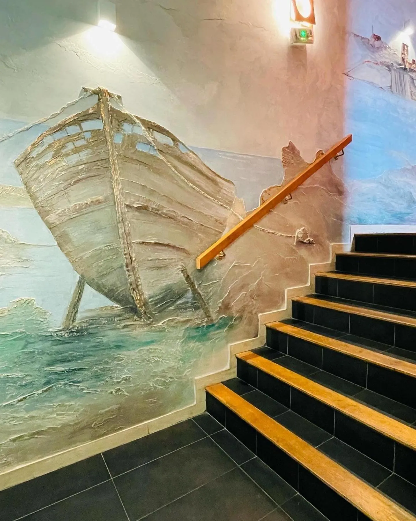 Property building in Logis Hôtel de France - Face à la Mer