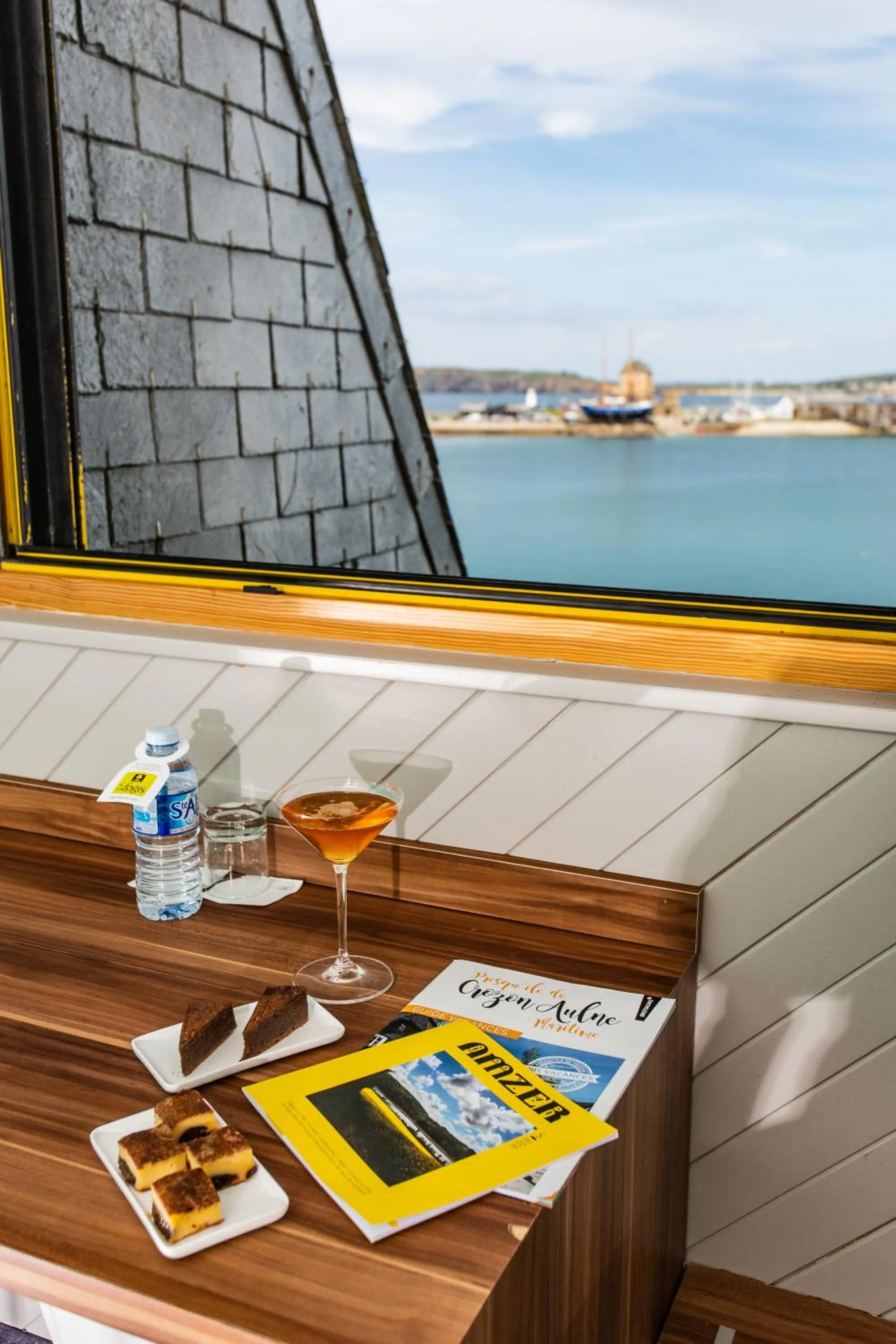 Sea view in Logis Hôtel de France - Face à la Mer