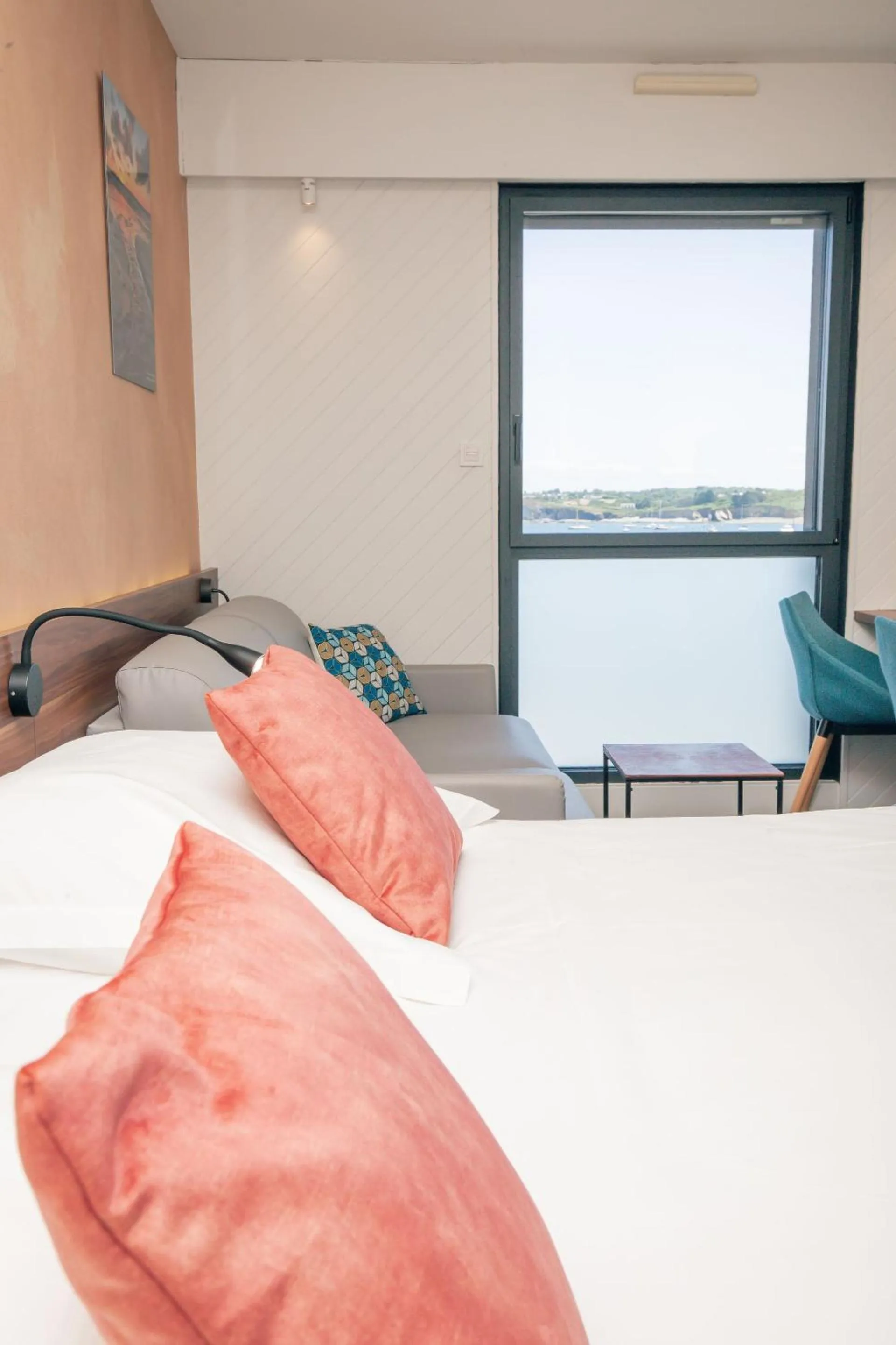 Bedroom, Bed in Logis Hôtel de France - Face à la Mer