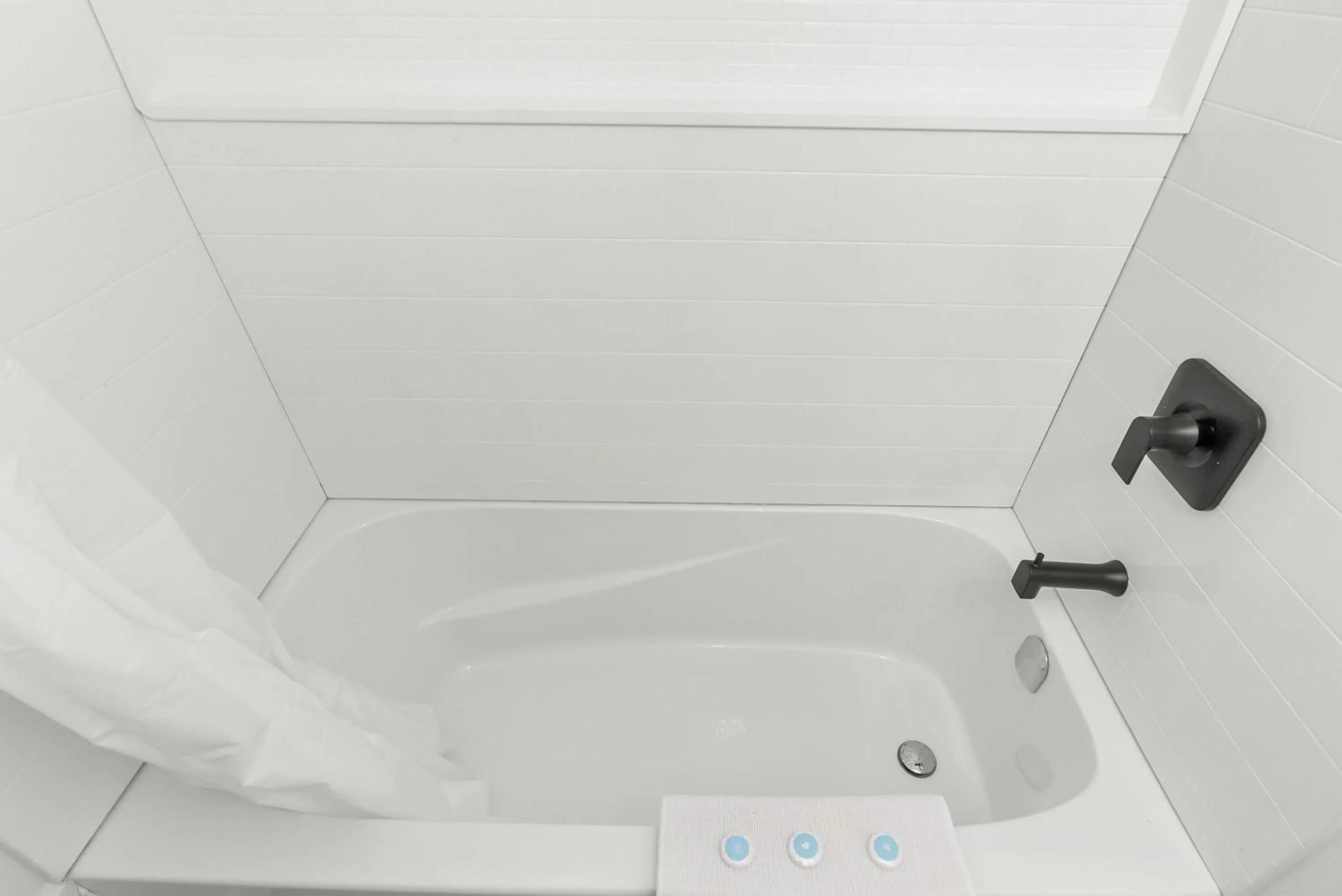 Bathroom in The Villager Inn Princeton Motel