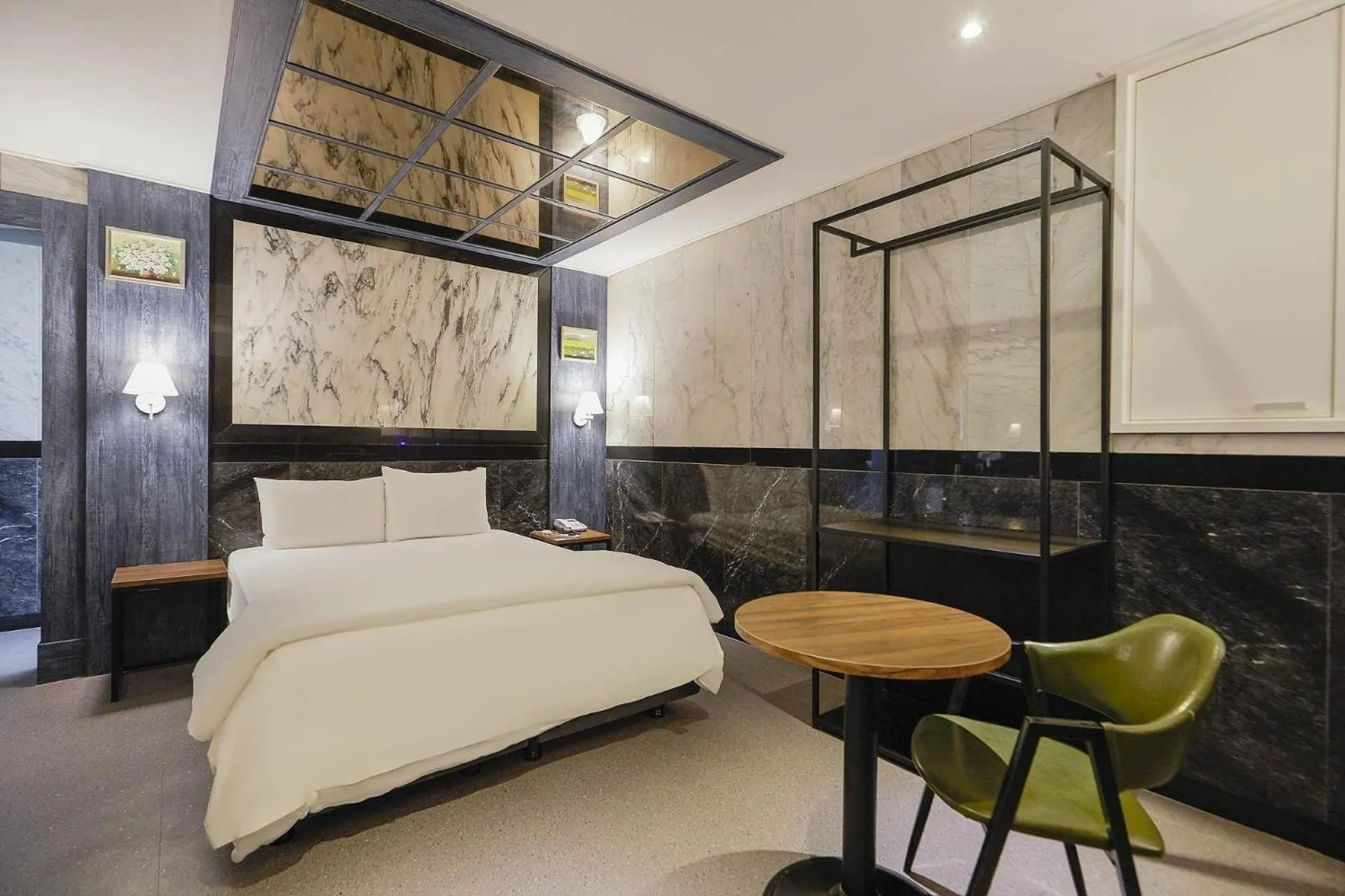 Bed in Dongdaemun Signature Tourist Hotel