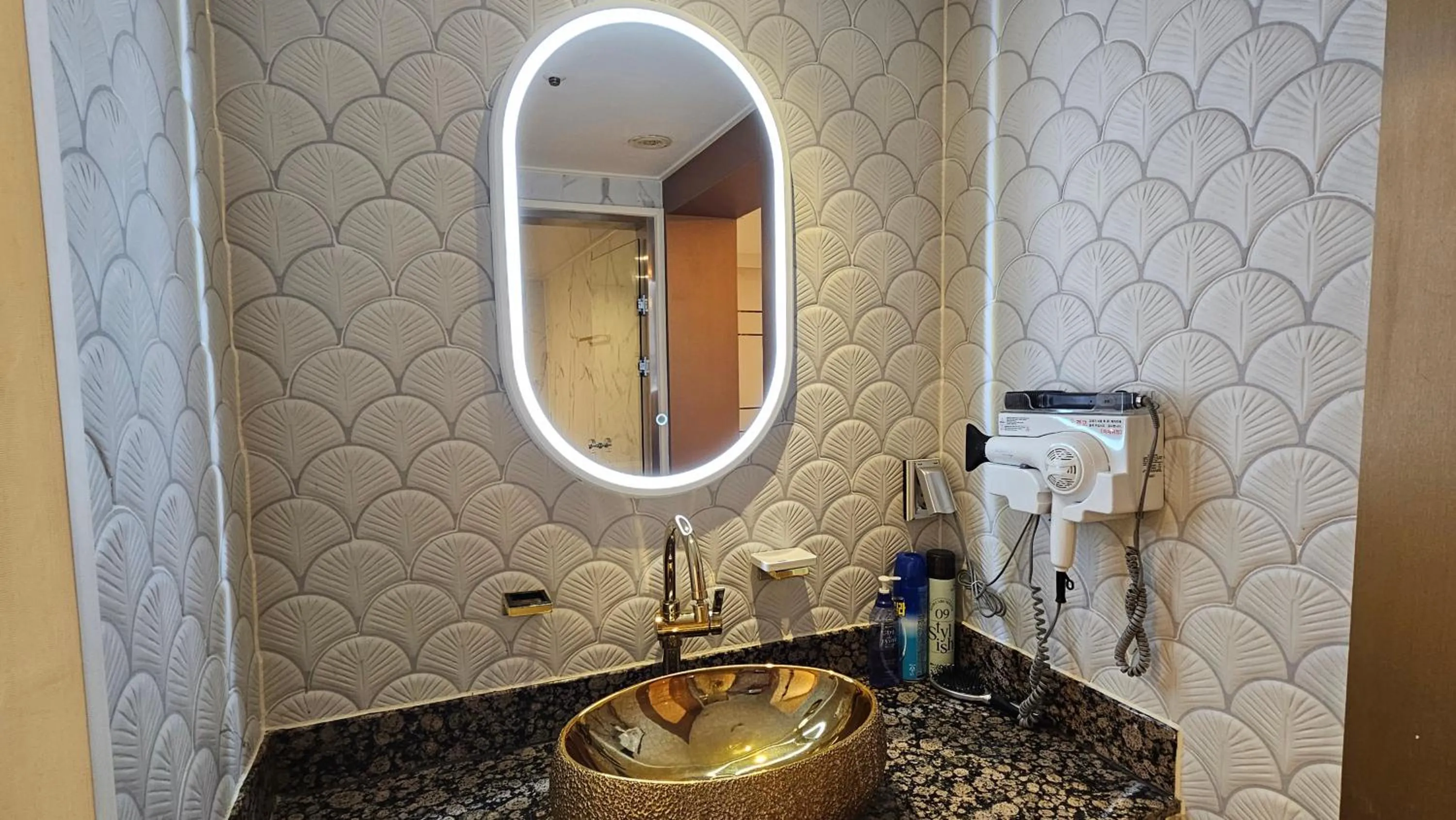 Dongdaemun Signature Tourist Hotel