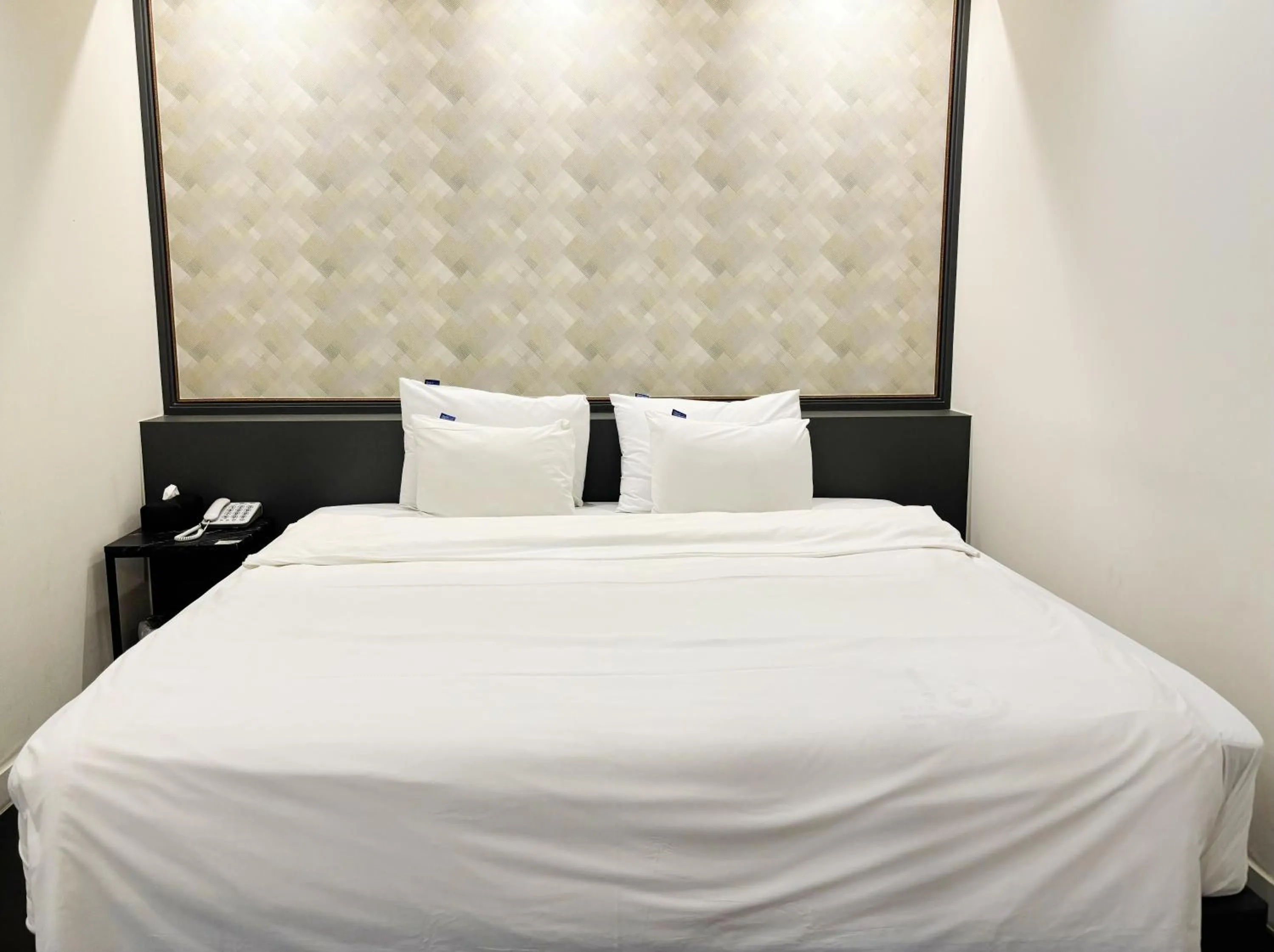 Bed in Dongdaemun Signature Tourist Hotel