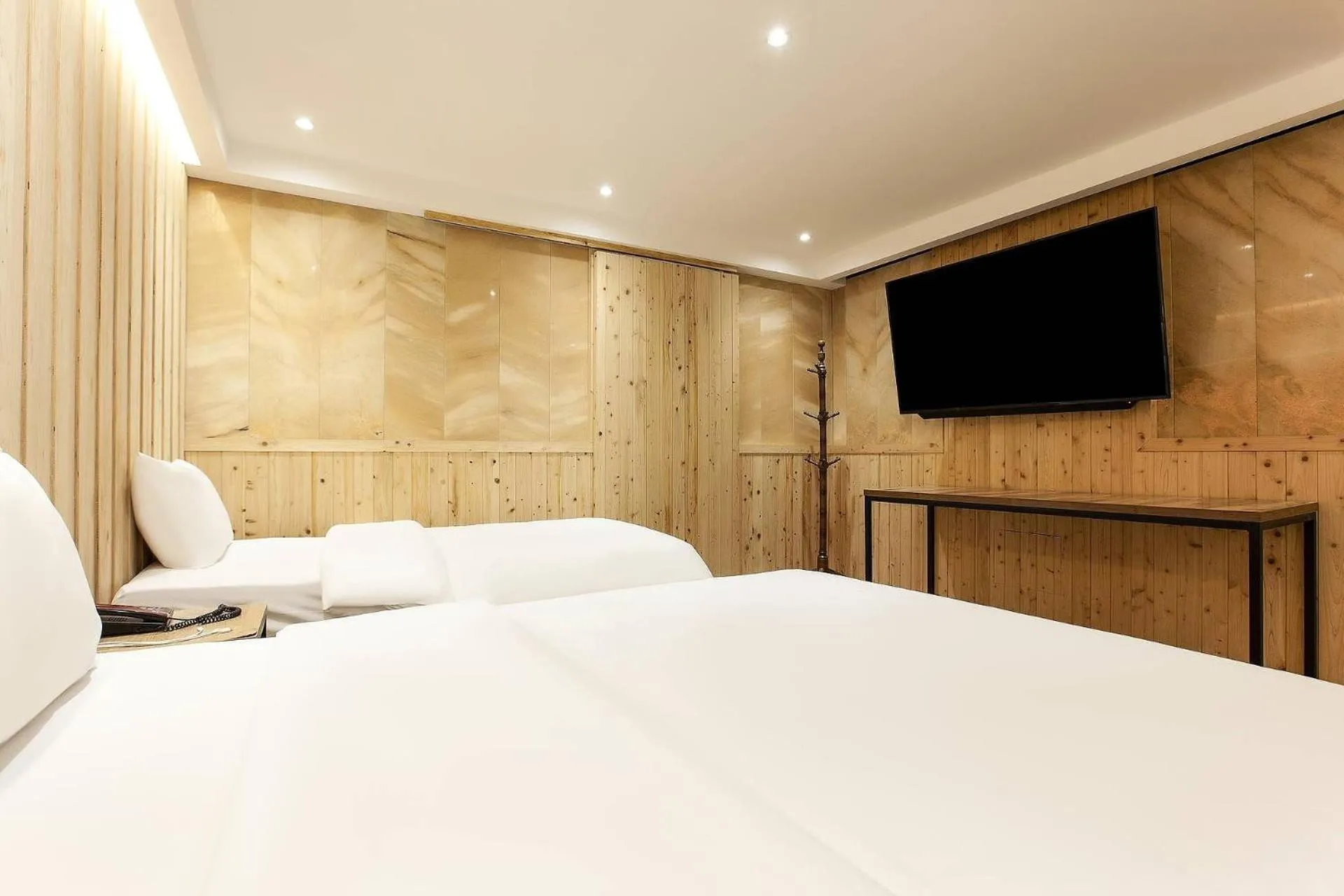 Bed in Dongdaemun Signature Tourist Hotel