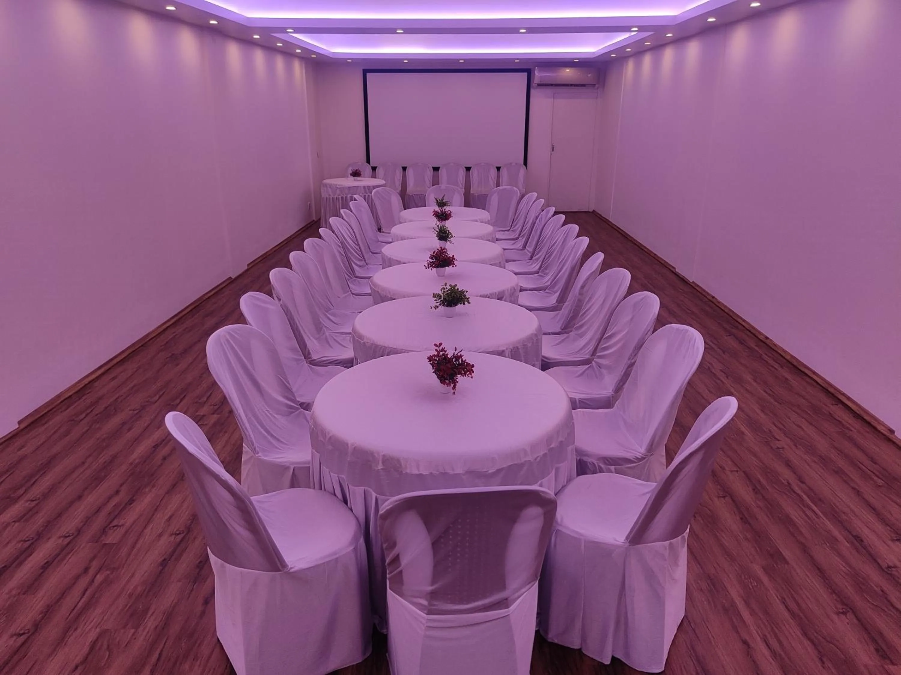Meeting/conference room in XCELSIOR HOTEL & SPA