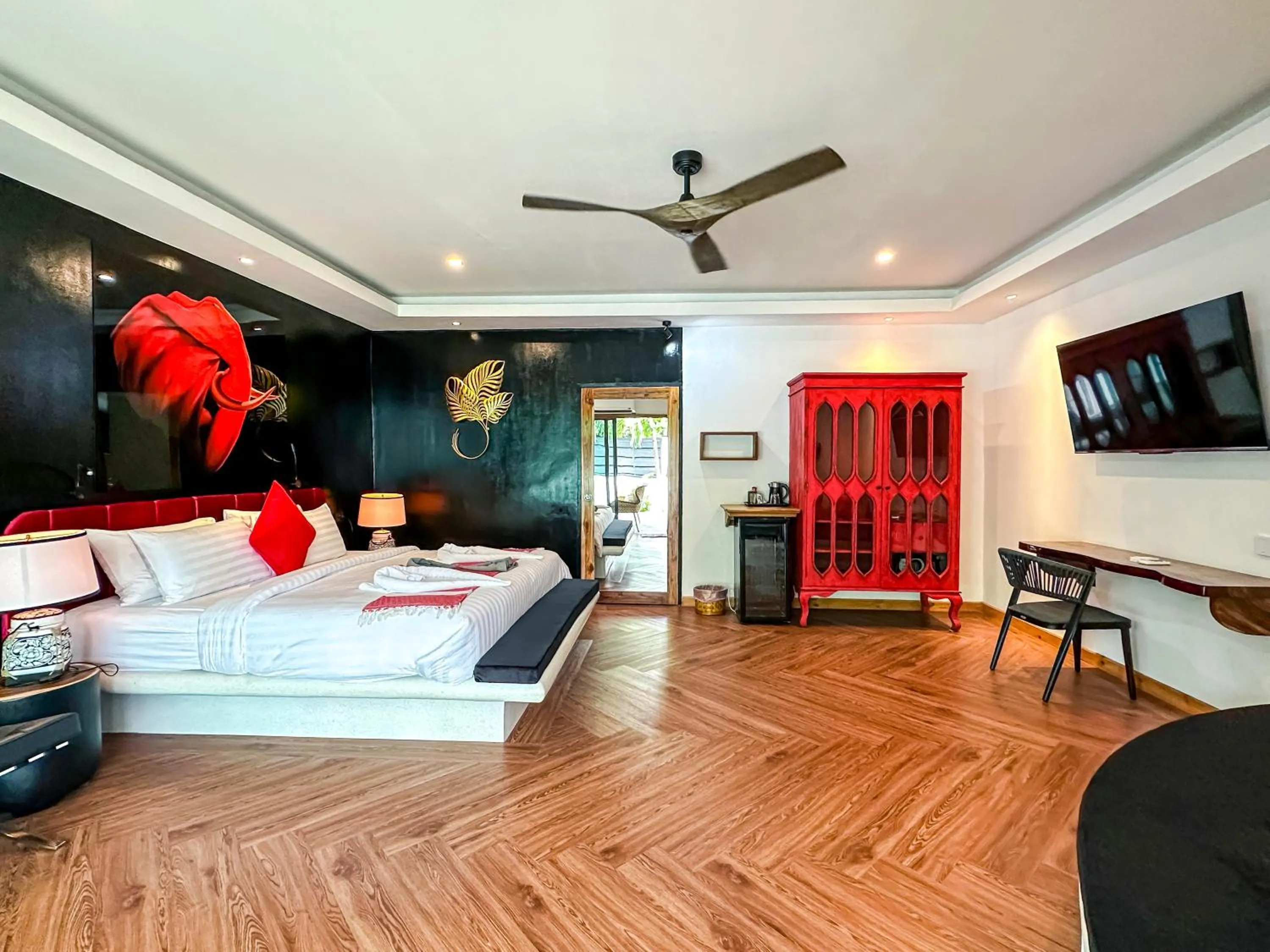 Bed in La Belle Vie - Boutique Hotel Adults Only