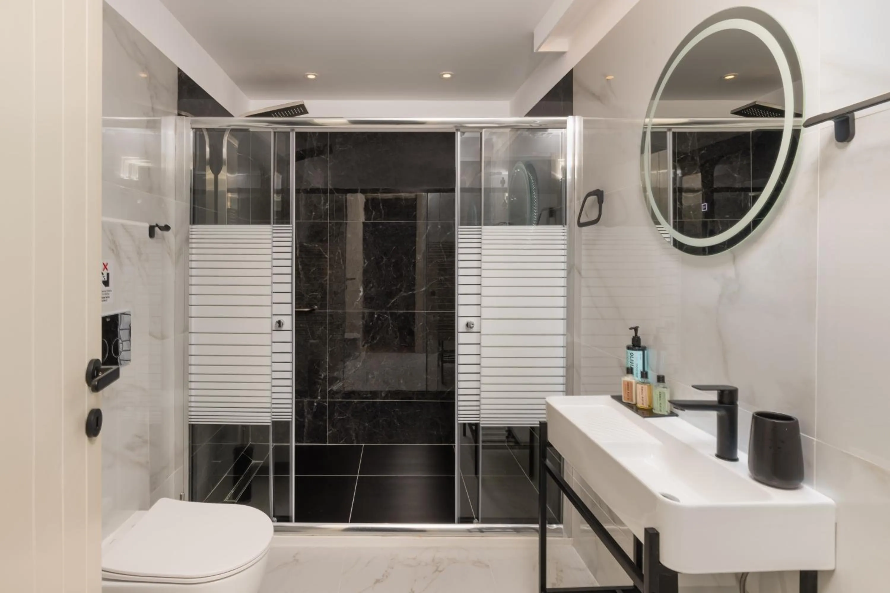 Shower in Giustiniani Apartments