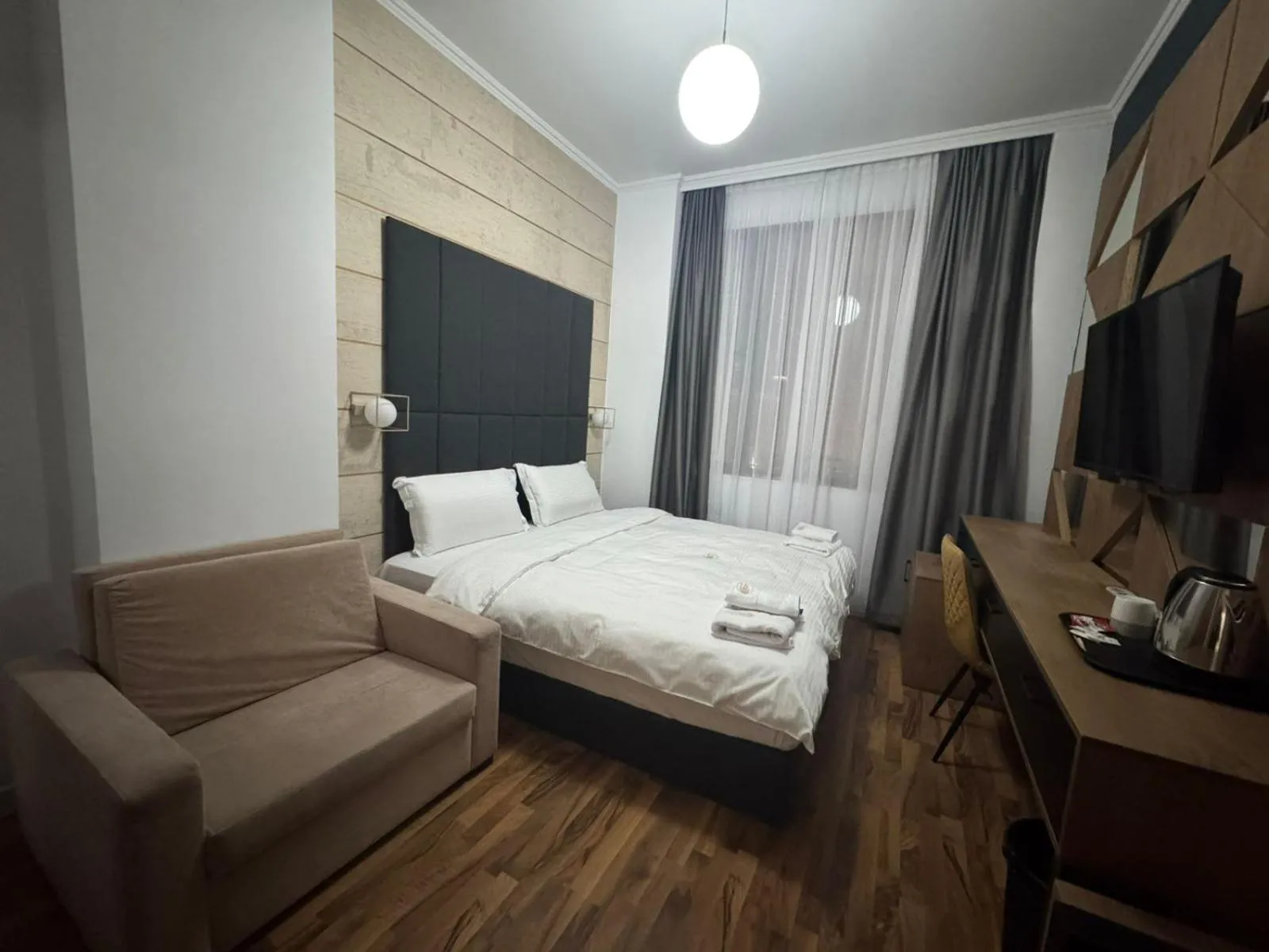 Bed in Hotel Comfort