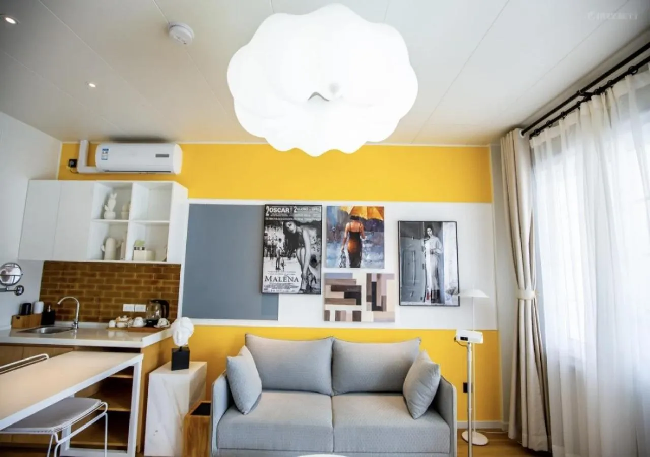 Living room in Discovery Saipan Hotel