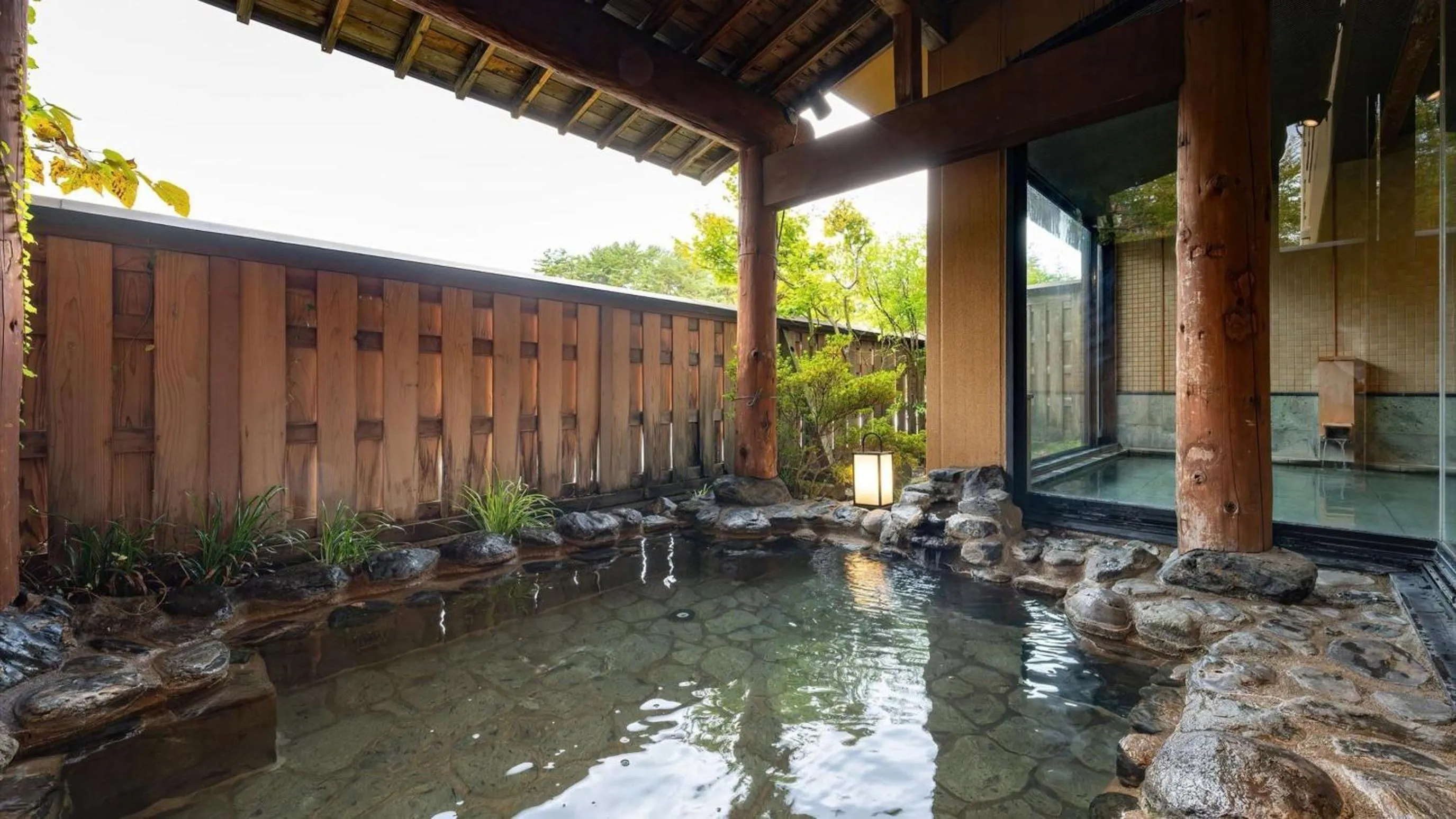 Hot Spring Bath in Kashintei Shirahama