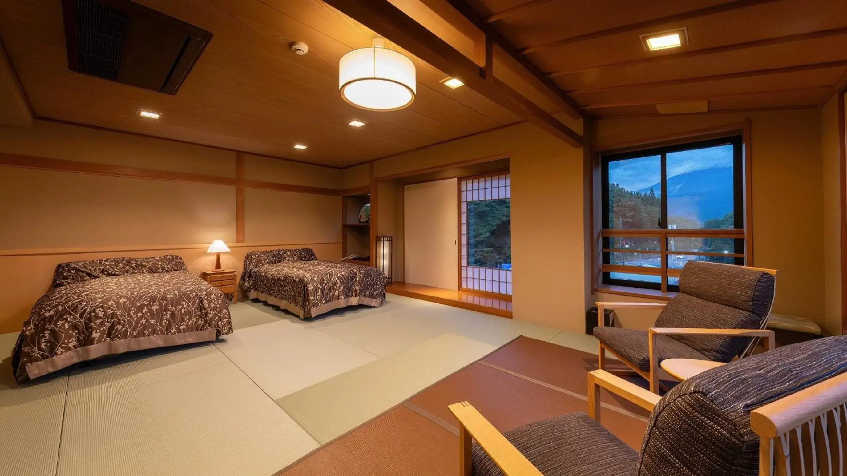 Twin Room with Tatami Area in Kashintei Shirahama Twin Room with Tatami Area in Kashintei Shirahama