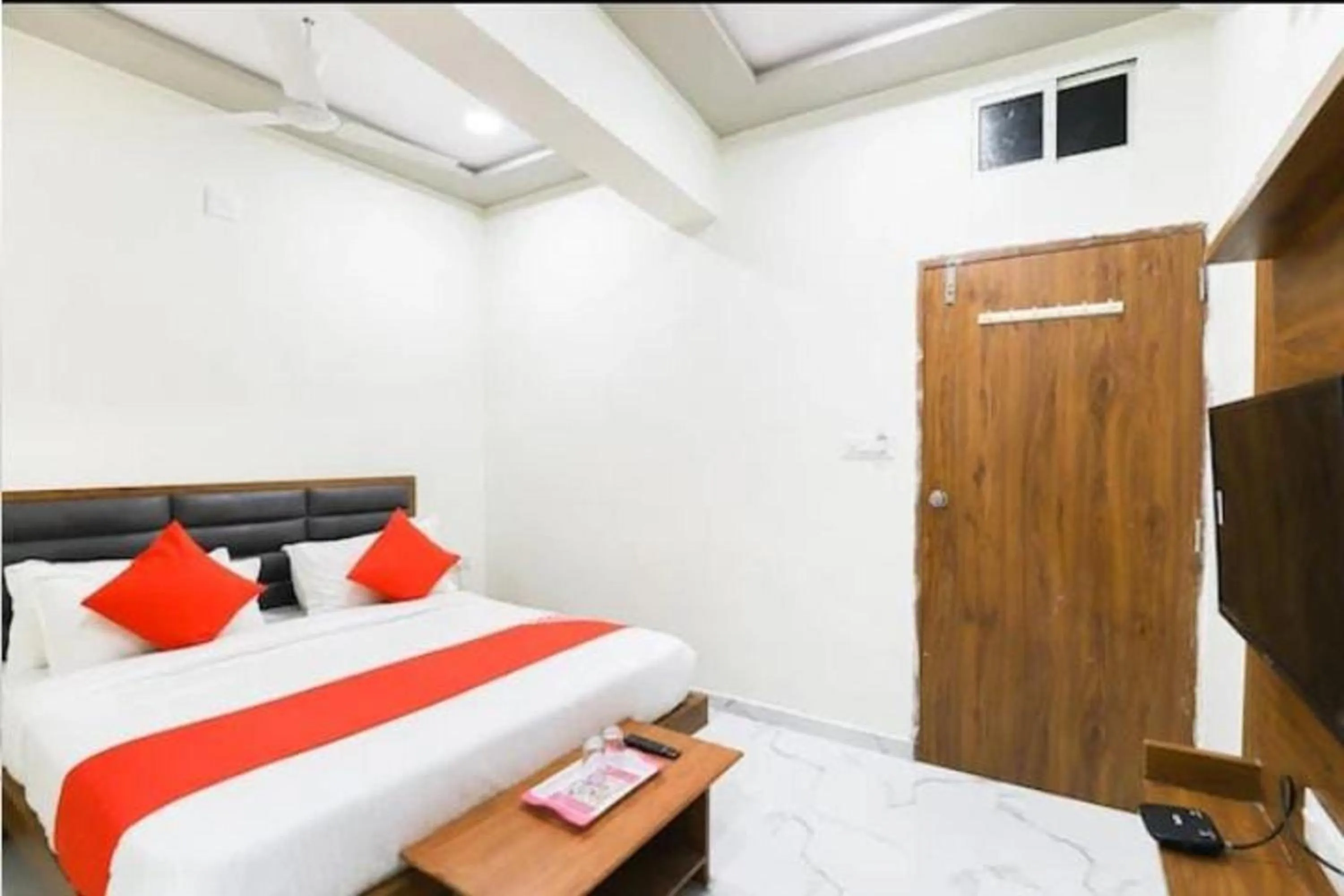 Bedroom in Hotel New Lake View