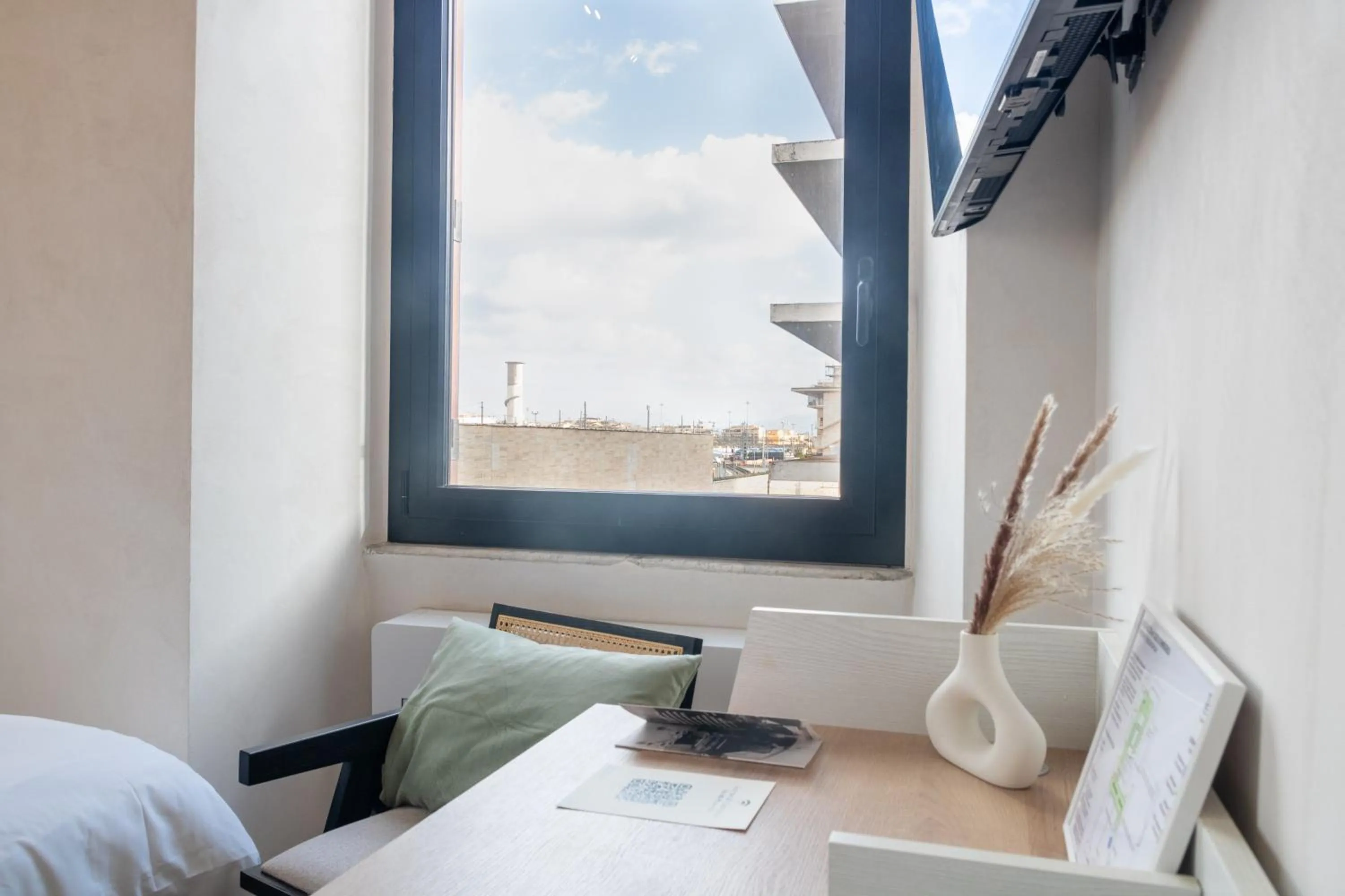 TV and multimedia, Bed in Cunabu Apartments