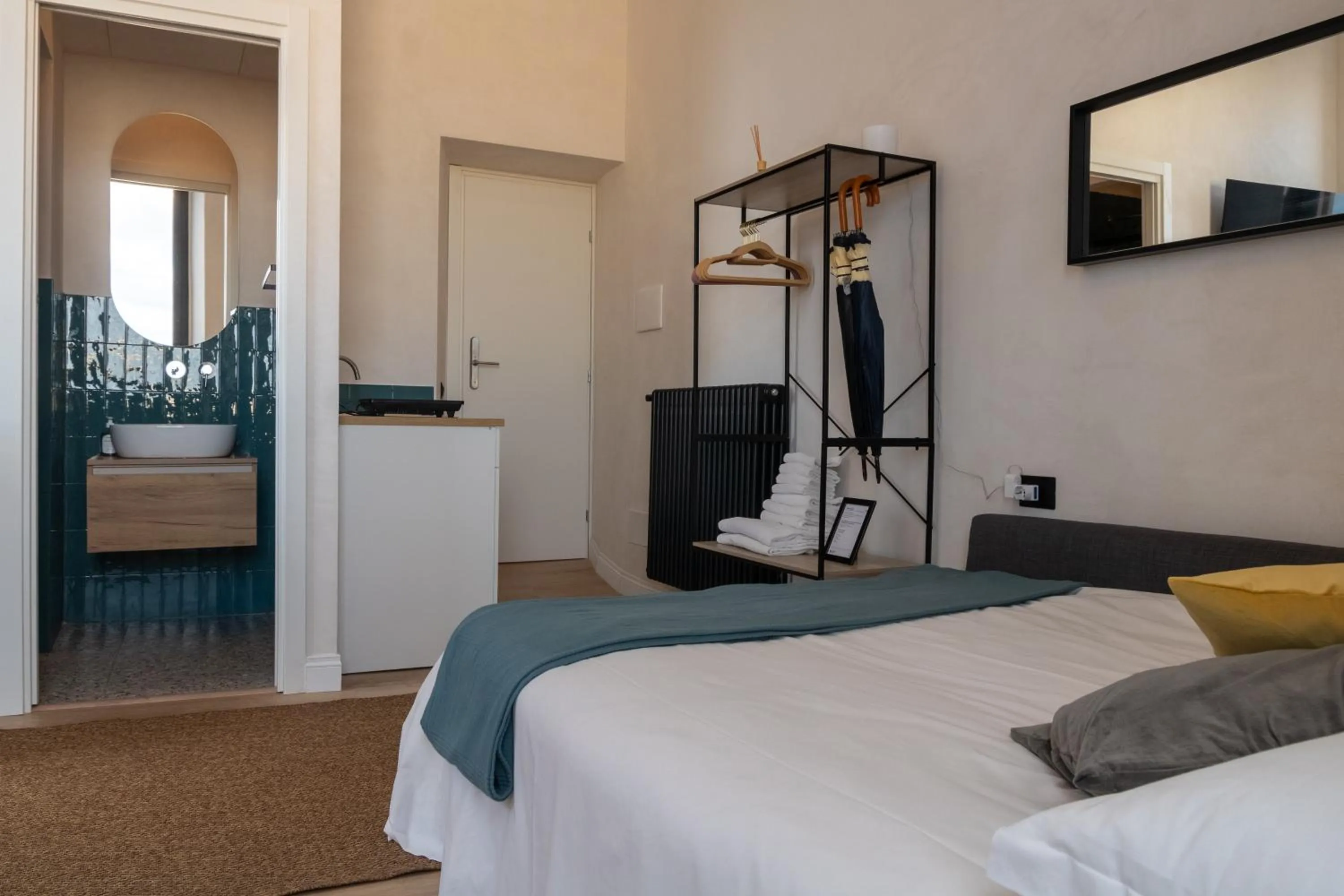 Photo of the whole room, Bed in Cunabu Apartments