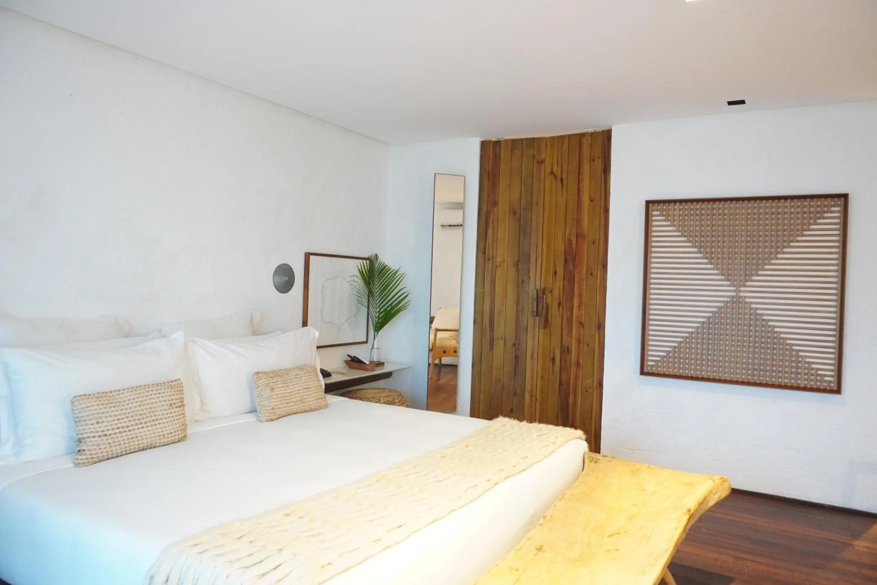 Photo of the whole room, Bed in Paru Boutique Hotel