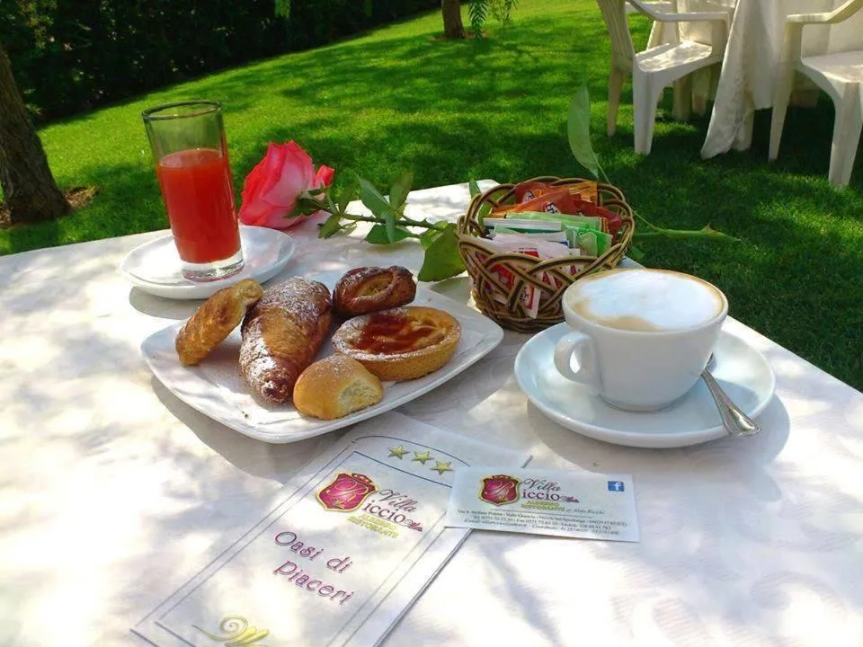 Breakfast in Albergo Villa Riccio