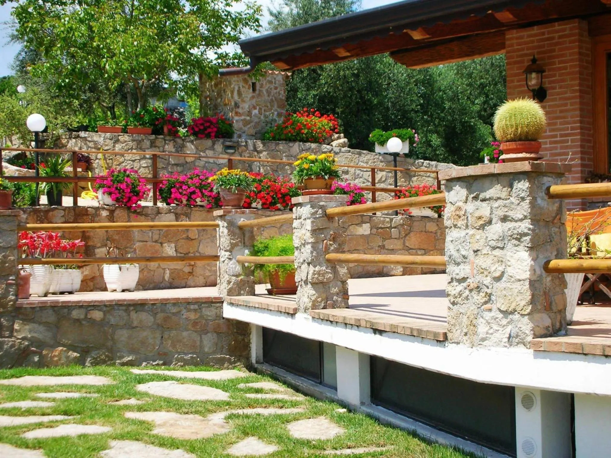 Property building in Albergo Villa Riccio