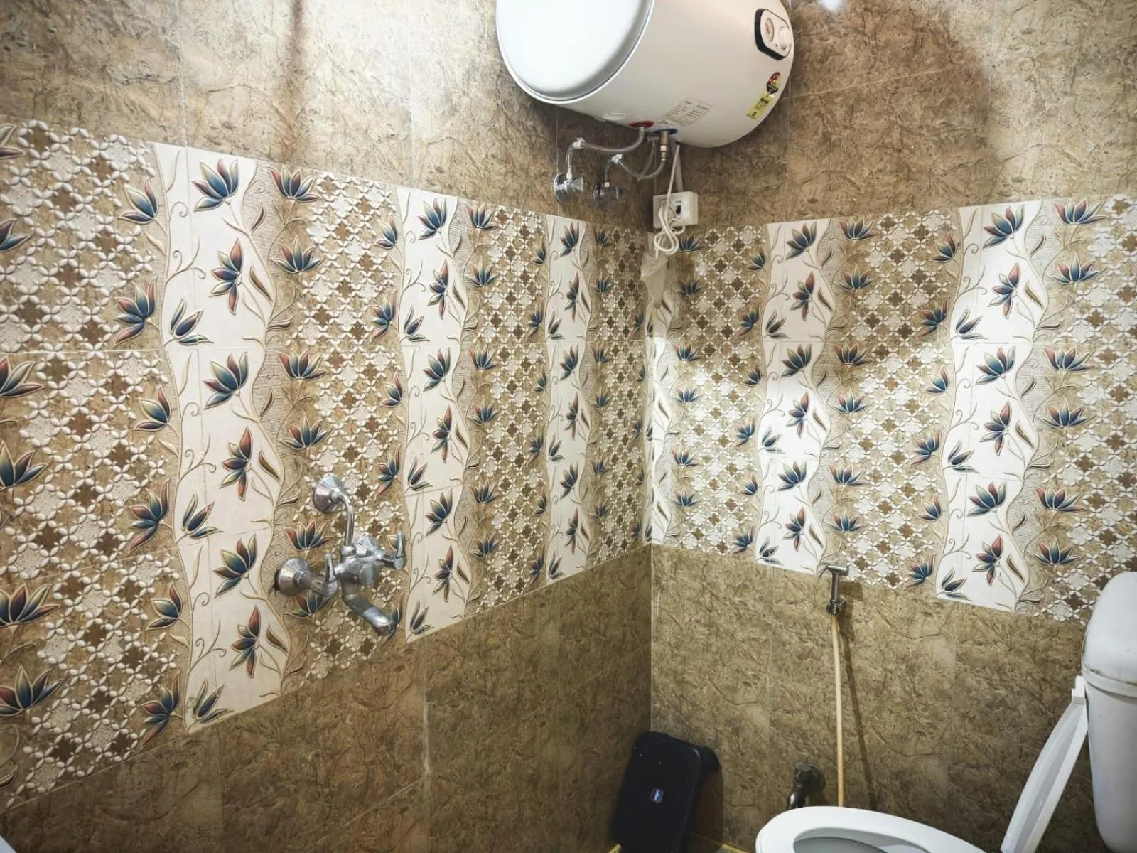 Shower in Narayana's Haveli