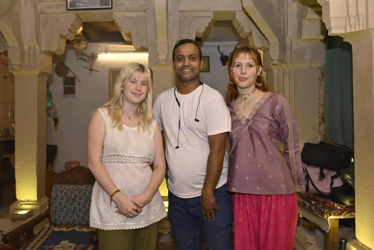 People in Narayana's Haveli